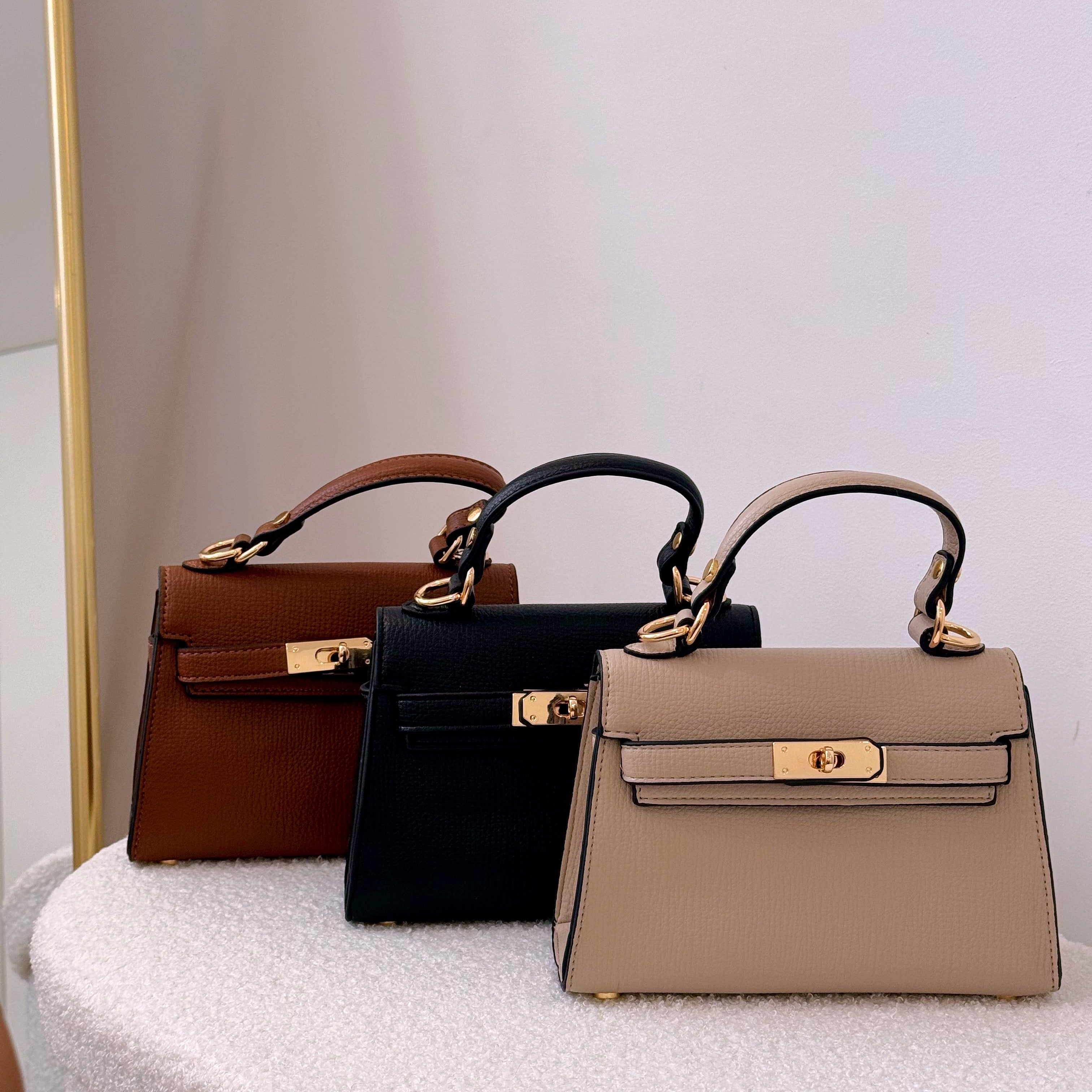 Mala de mão elegante com pormenores dourados | 3 Cores