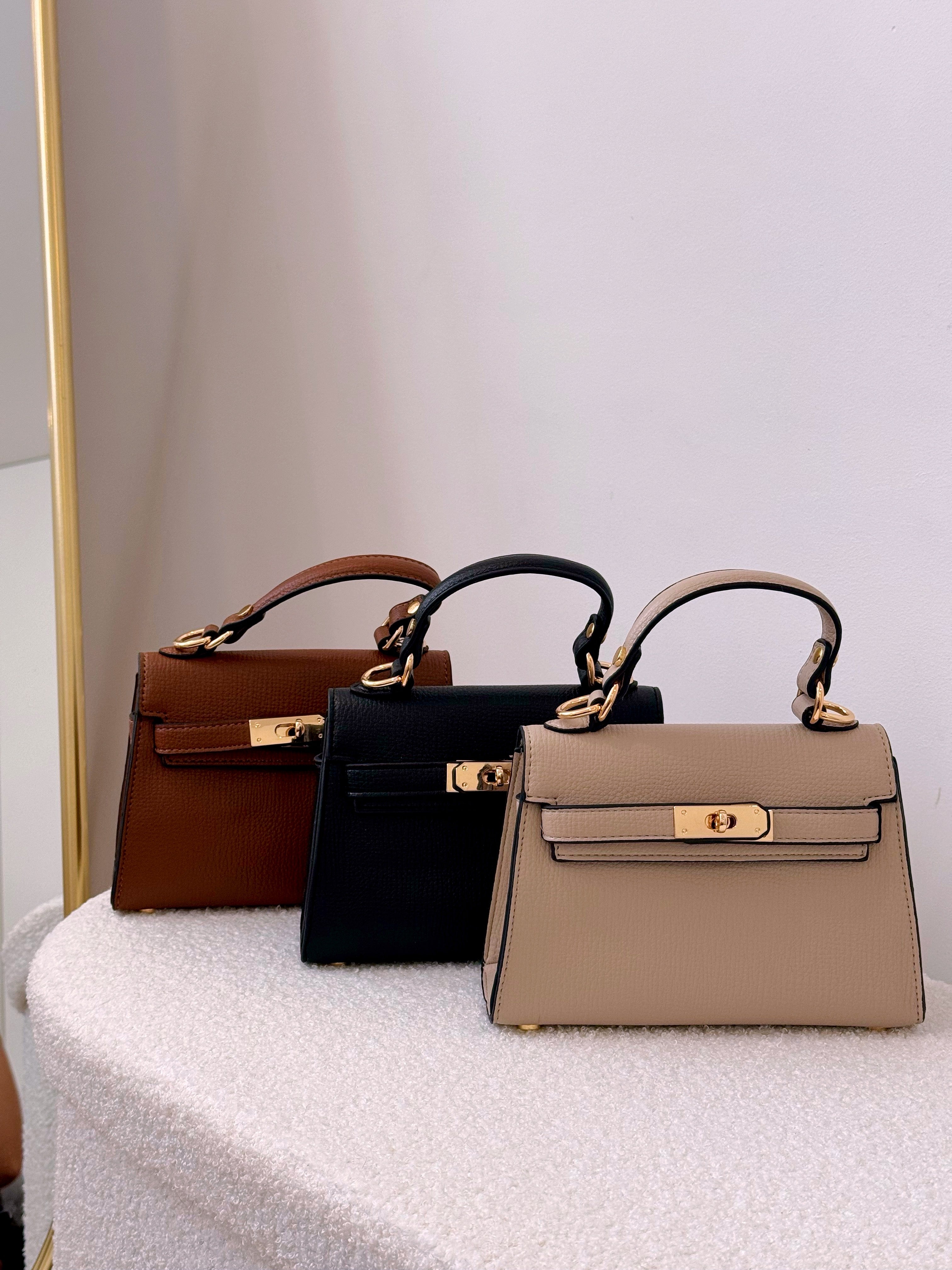 Mala de mão elegante com pormenores dourados | 3 Cores