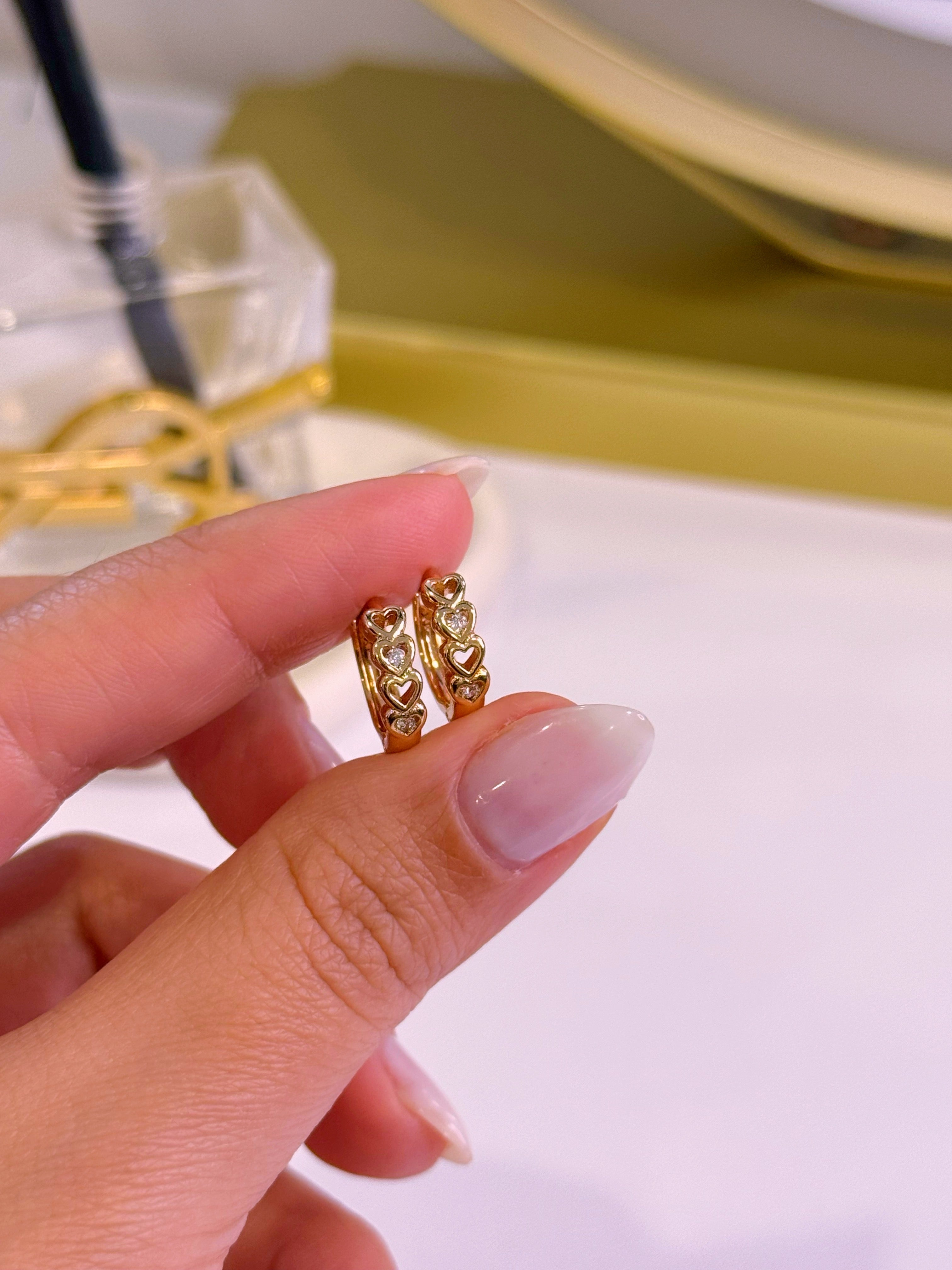 Argolinhas com fila de corações e brilhantes | Rose Gold