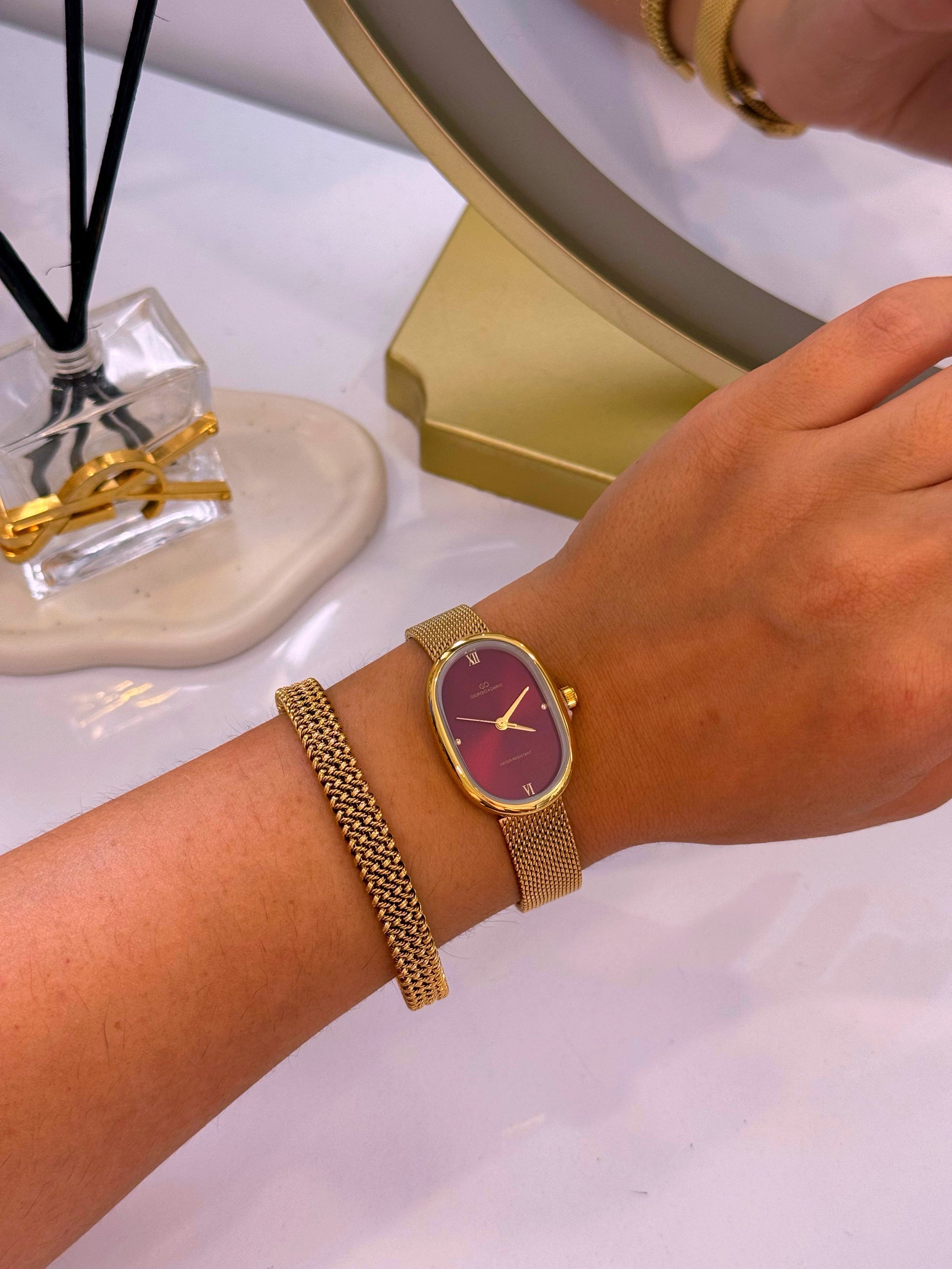 Relógio analógico com mostrador oval | Bordô