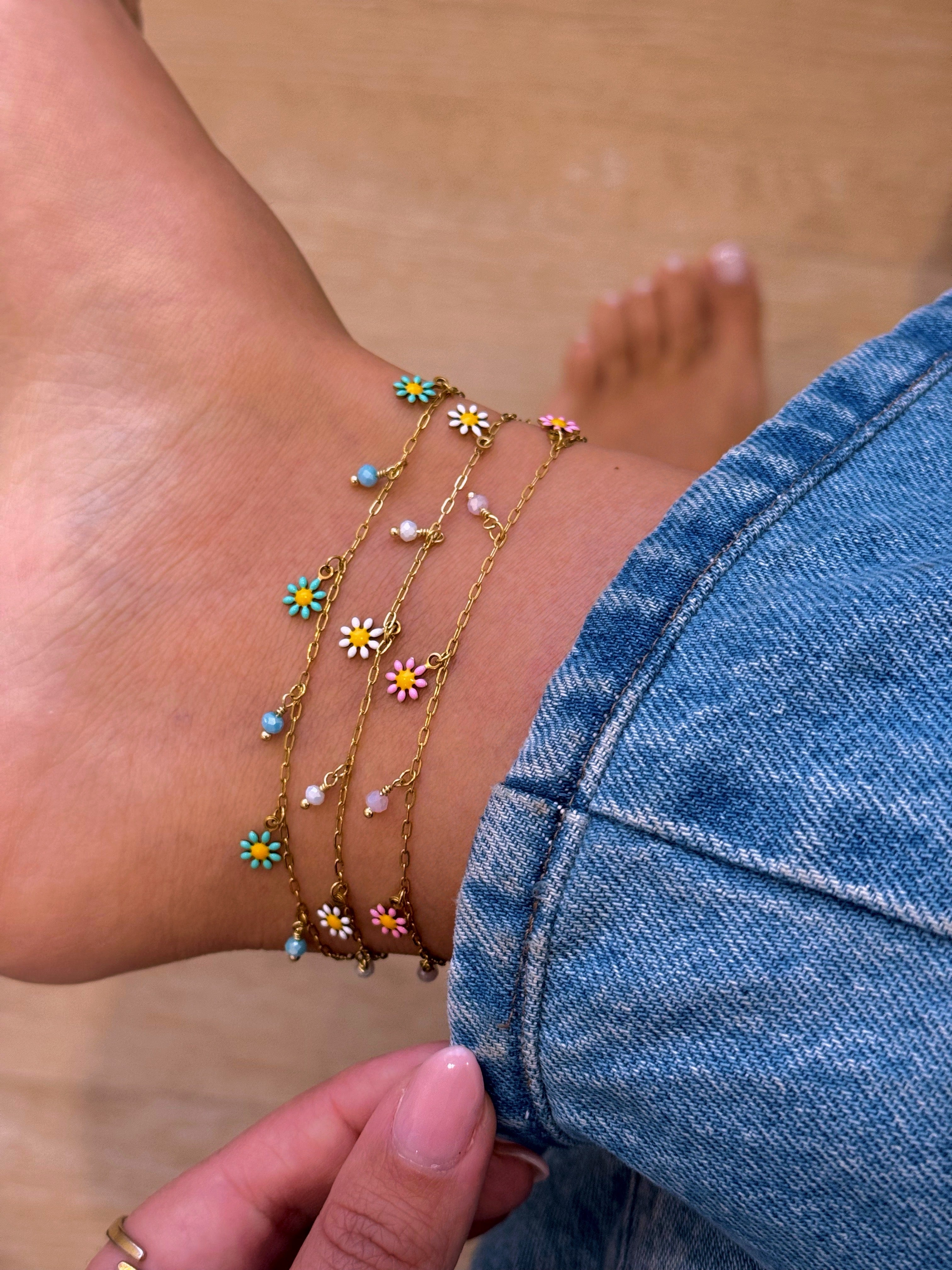 Pulseira de pé com flores e pedrinhas | 3 cores
