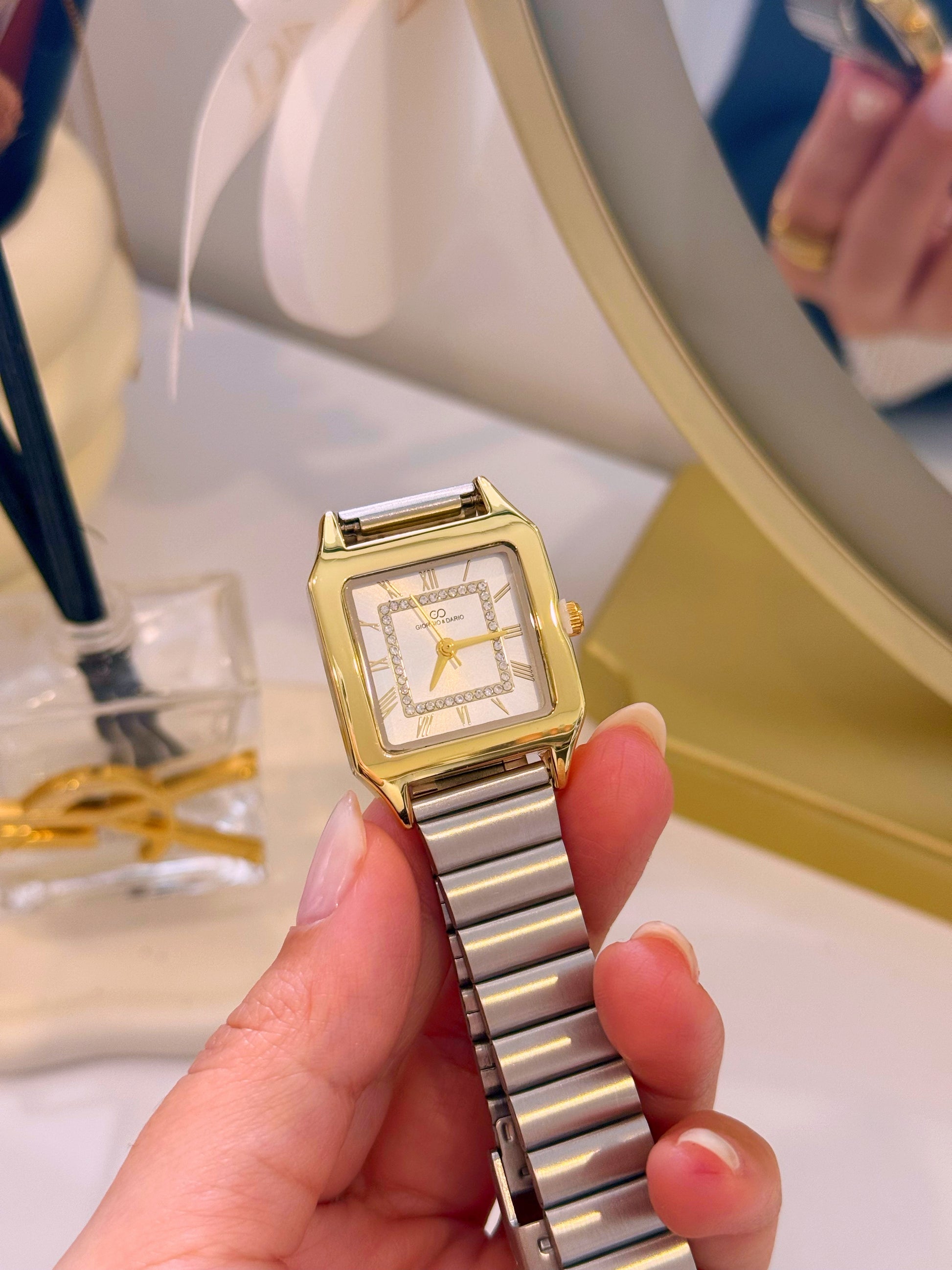Relógio analógico quadrado | Mix Prateado Dourado com brilhantes