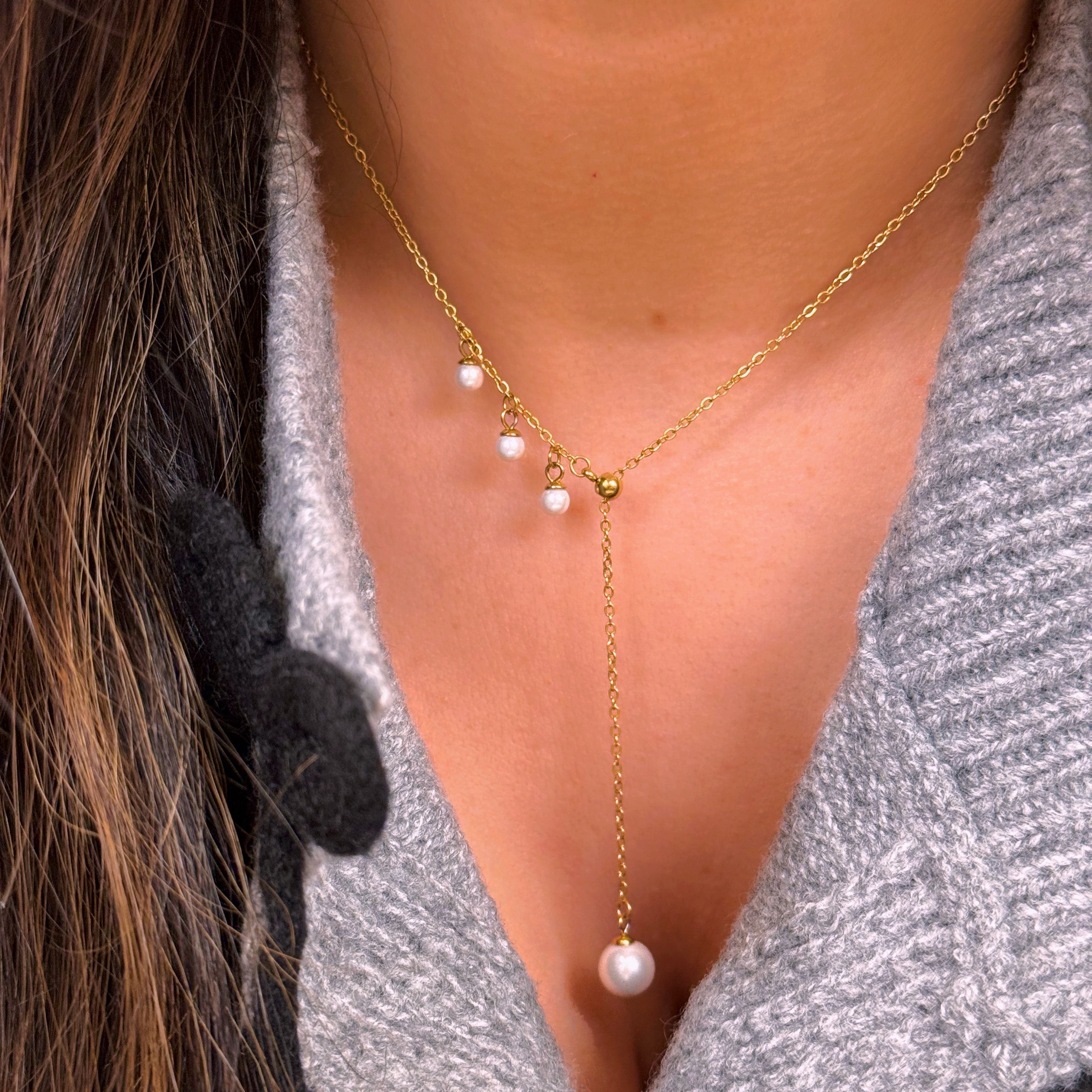 Colar malha fininha com pérolas e pendente | Dourado