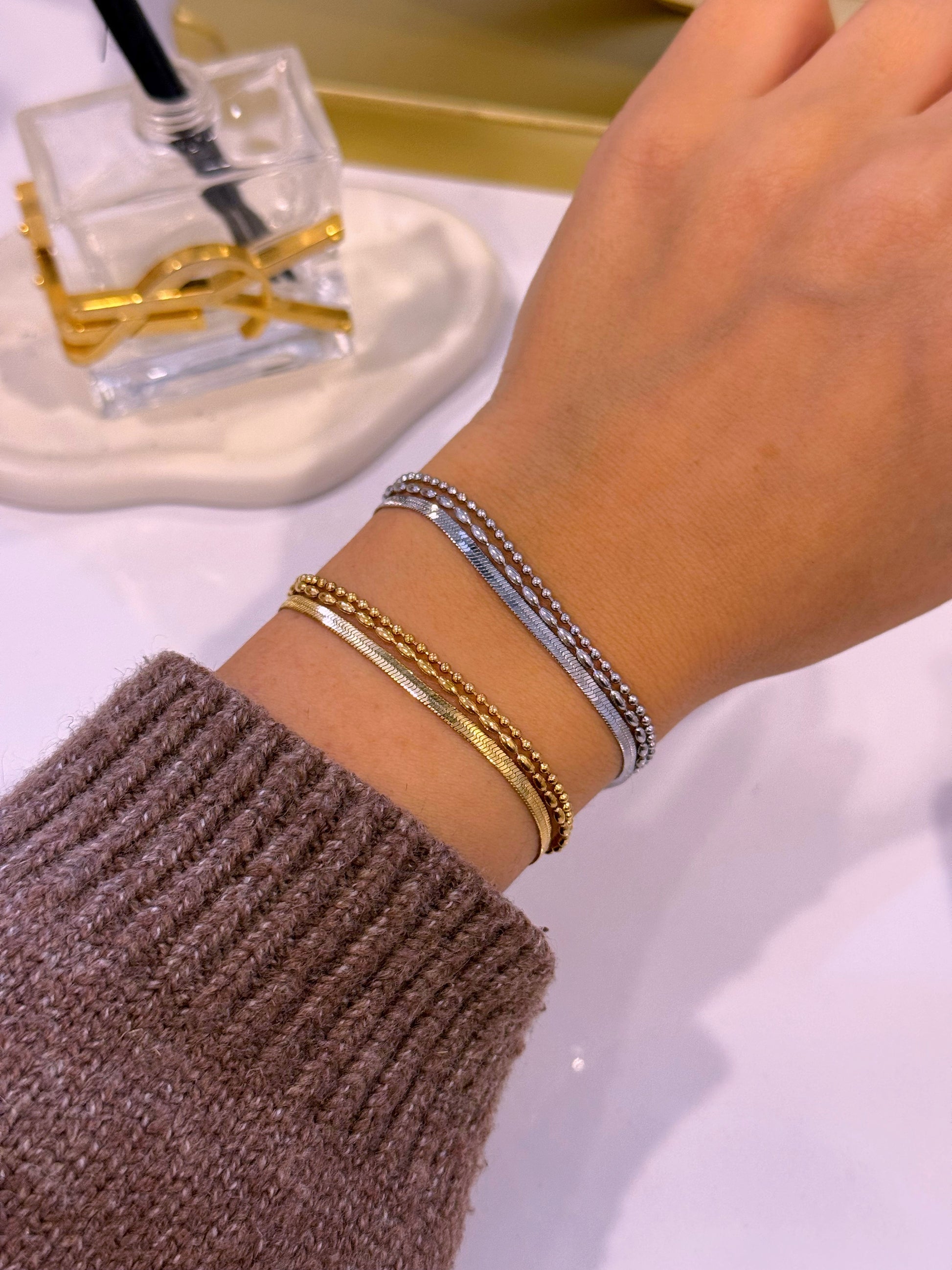 Pulseira efeito triplo com malhas básicas | 2 Cores