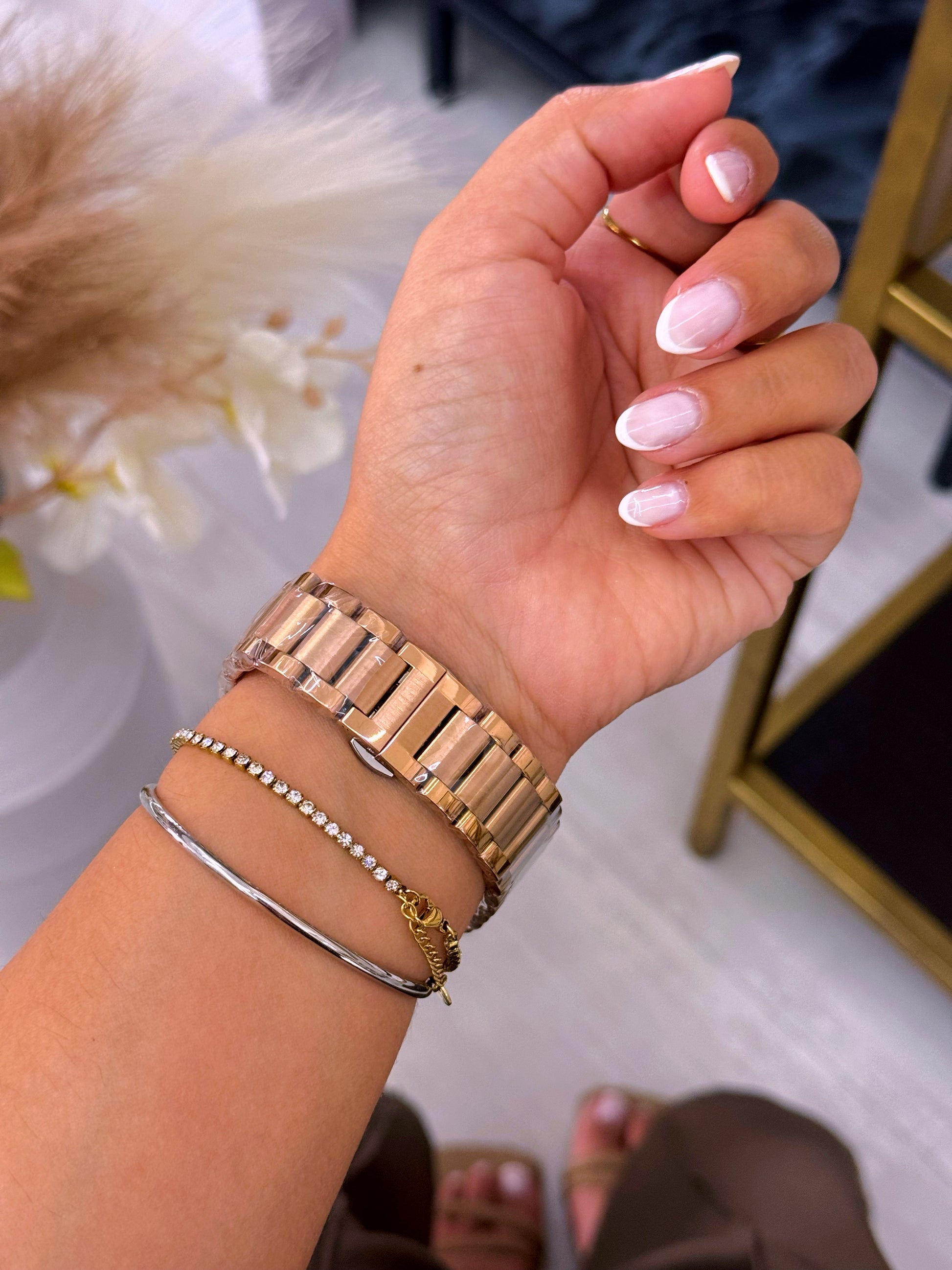 Relógio digital rose gold com brilhantes