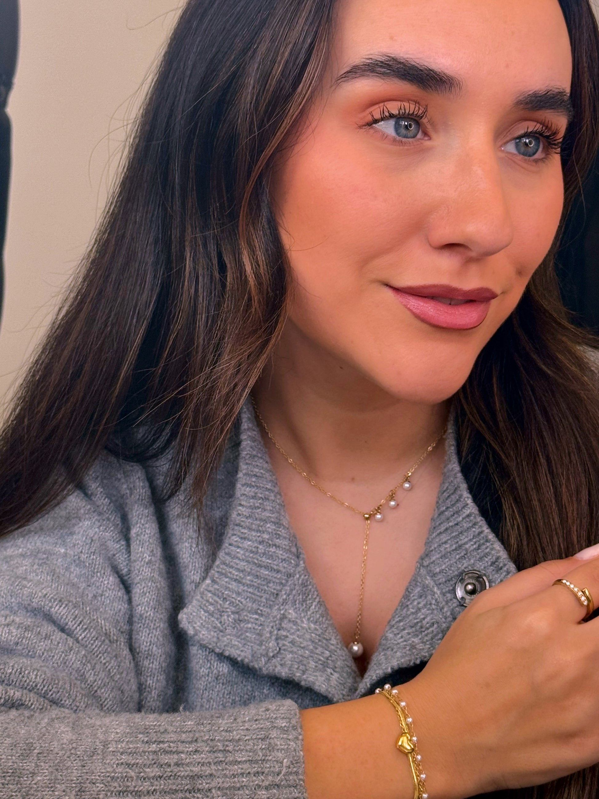 Colar malha fininha com pérolas e pendente | Dourado