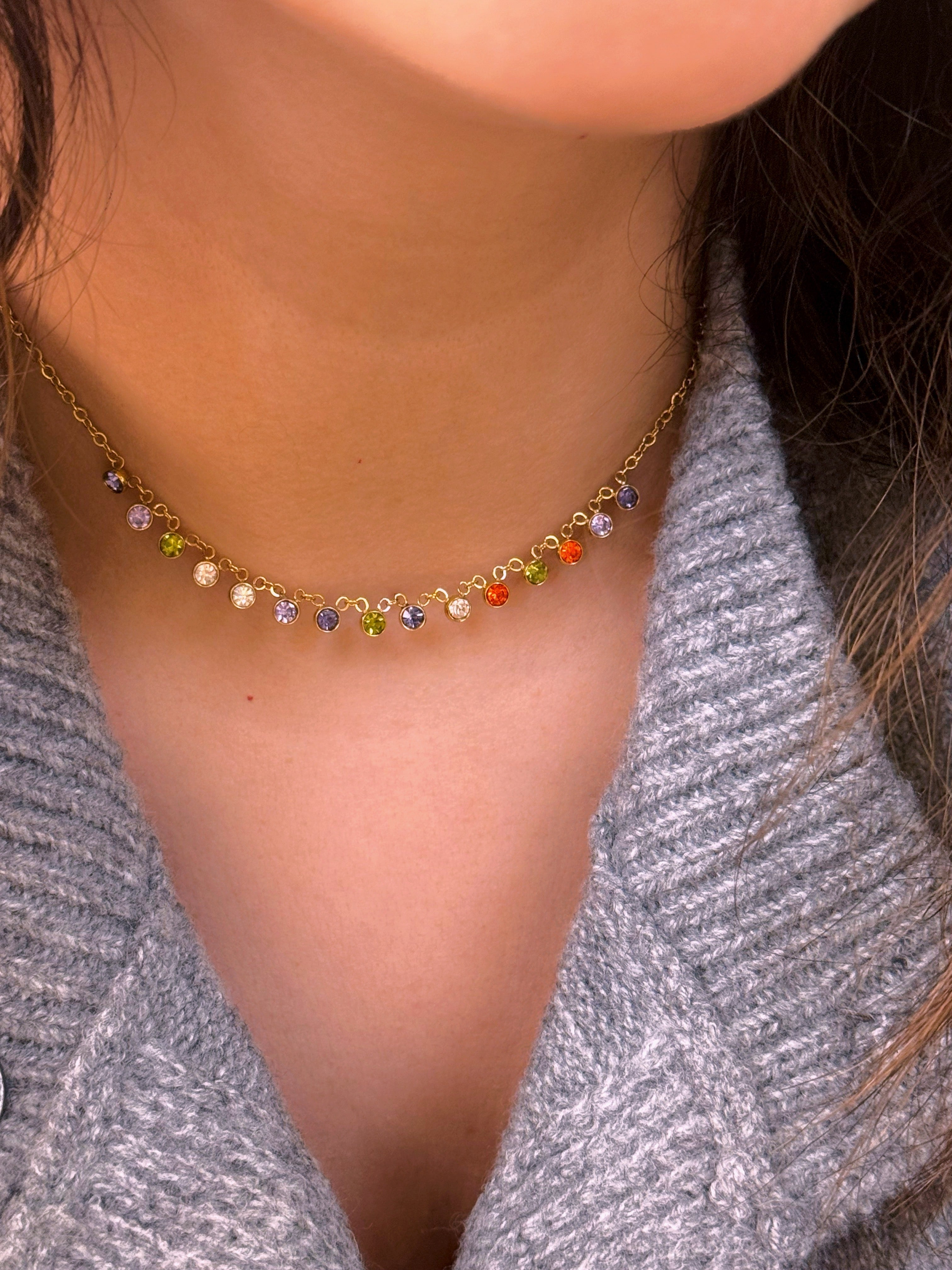 Colar com brilhantes coloridos | Dourado