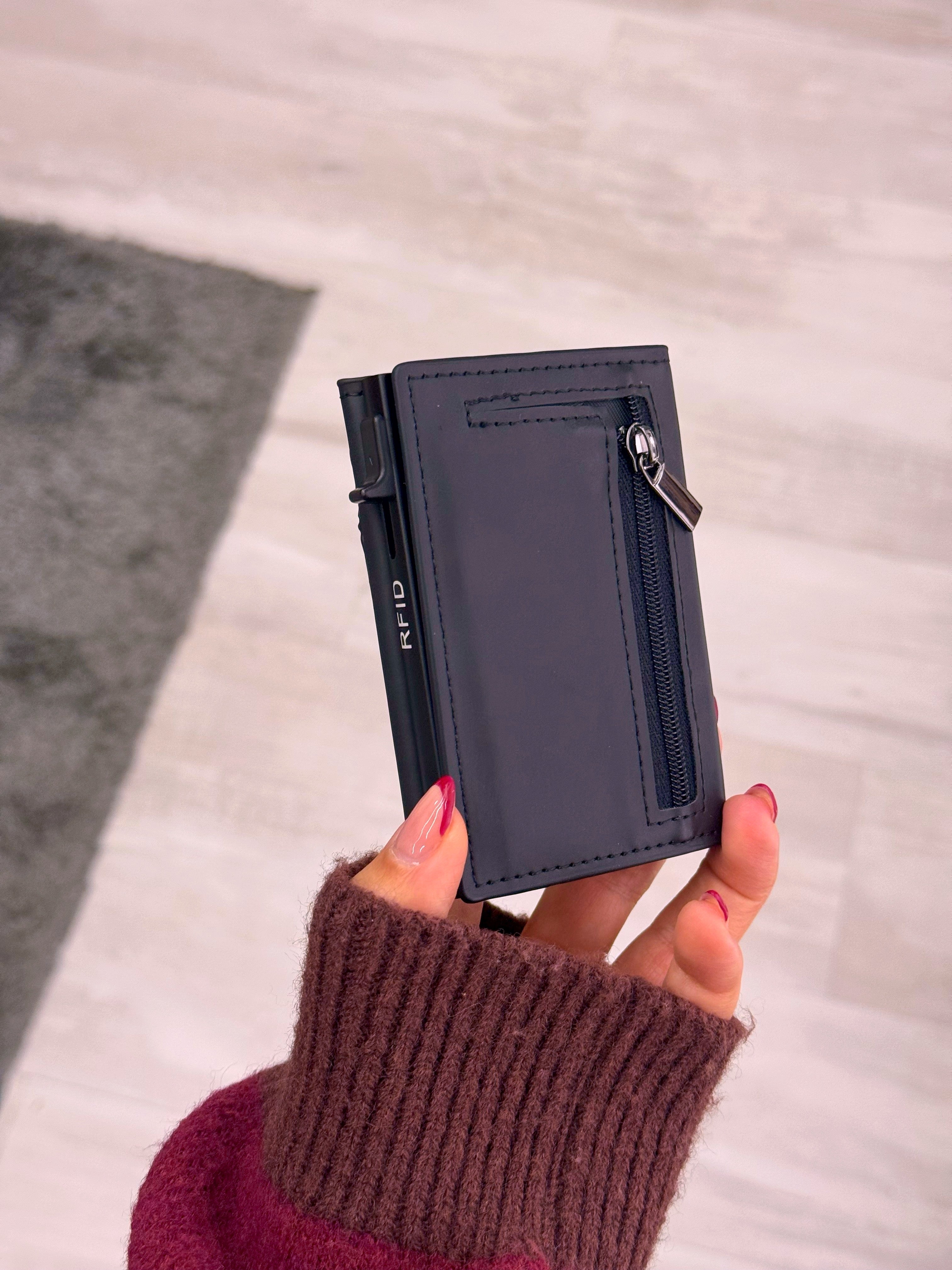 Porta cartões com fecho para moedas | Preto