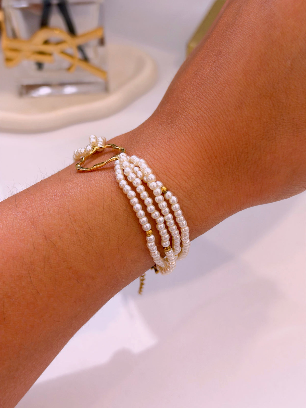 Pulseira de pérolas com coração | Dourado
