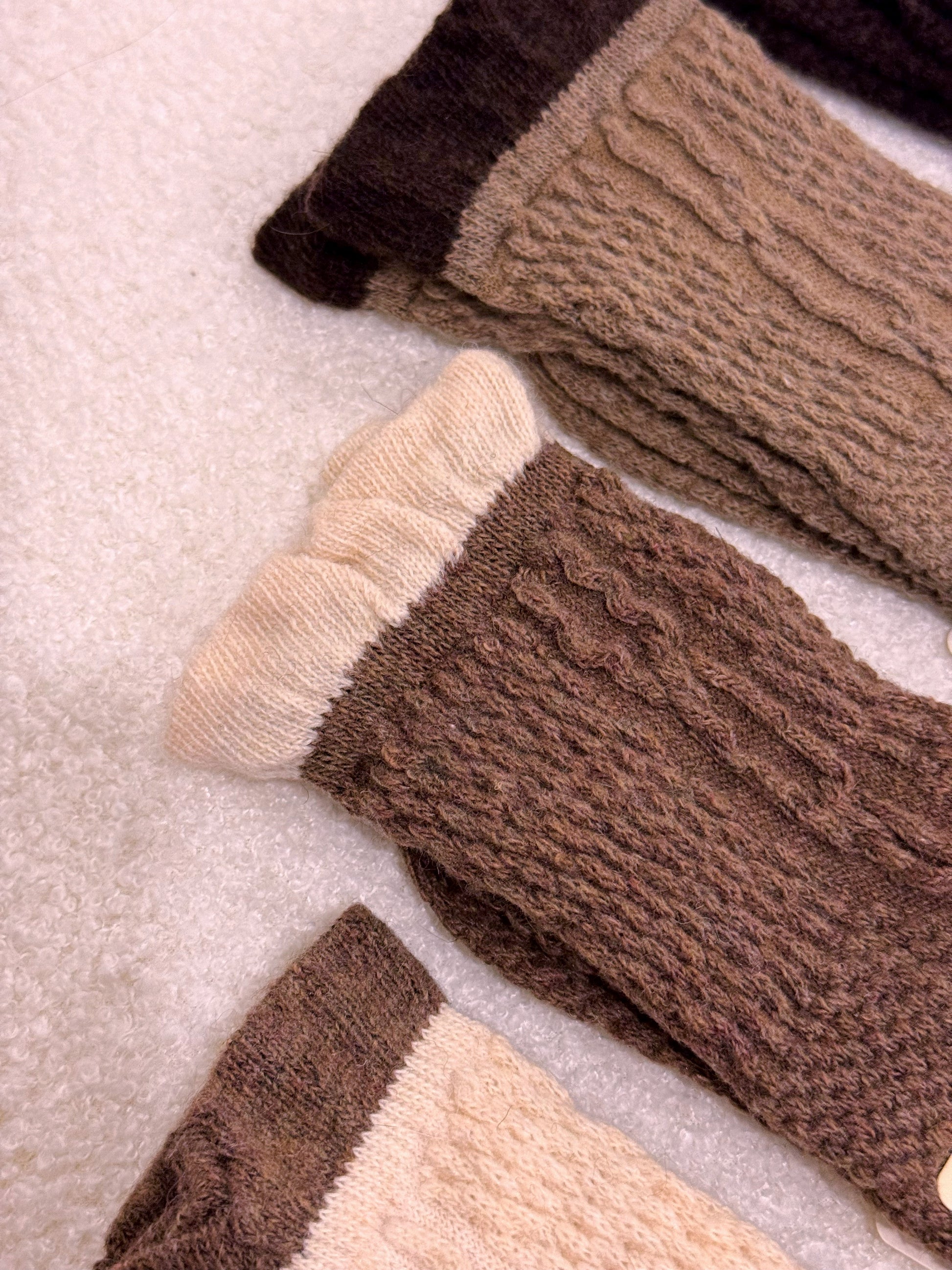 Meias de malha com folho • em lã e caxemira | 4 cores