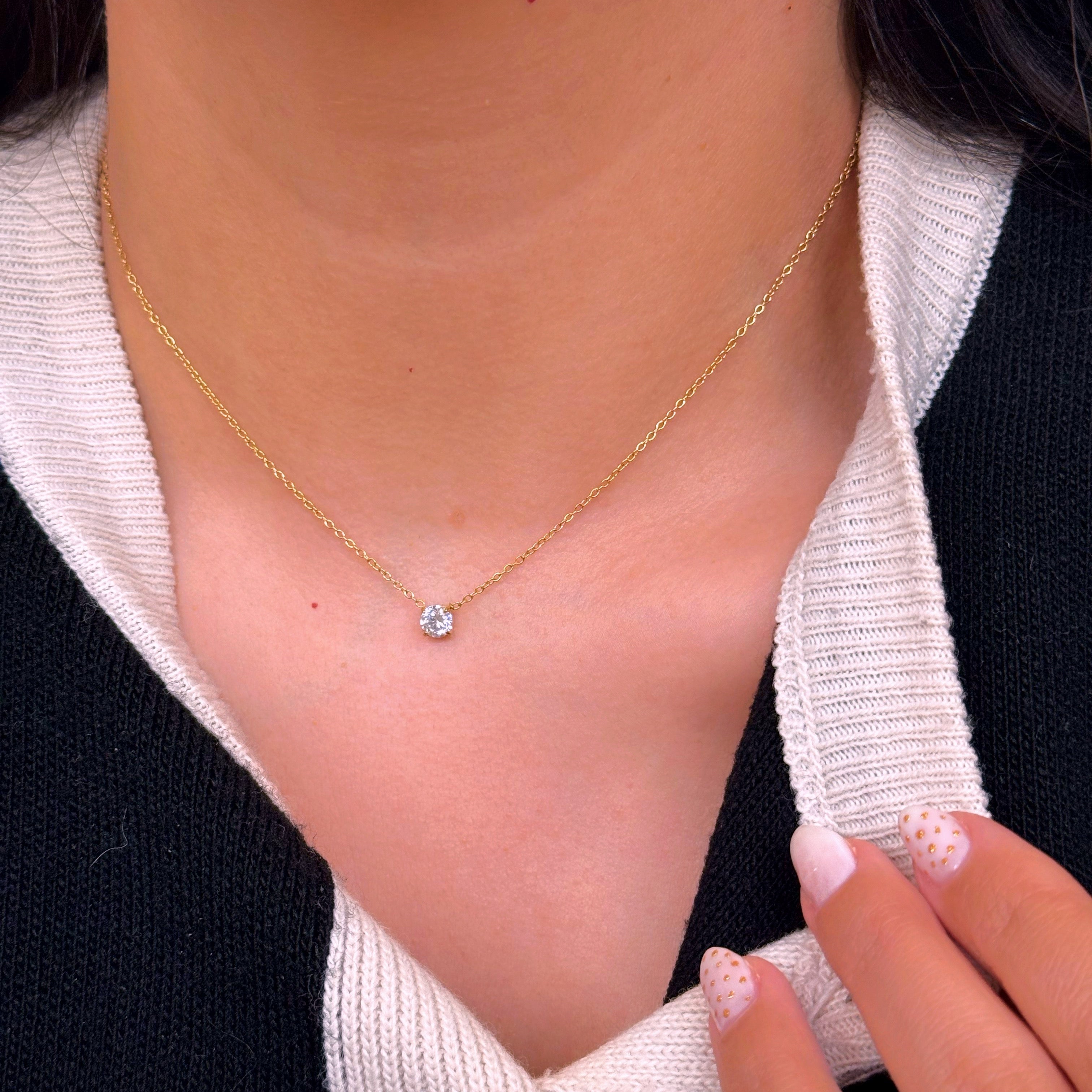 Colar malha fininha com ponto de luz | Dourado