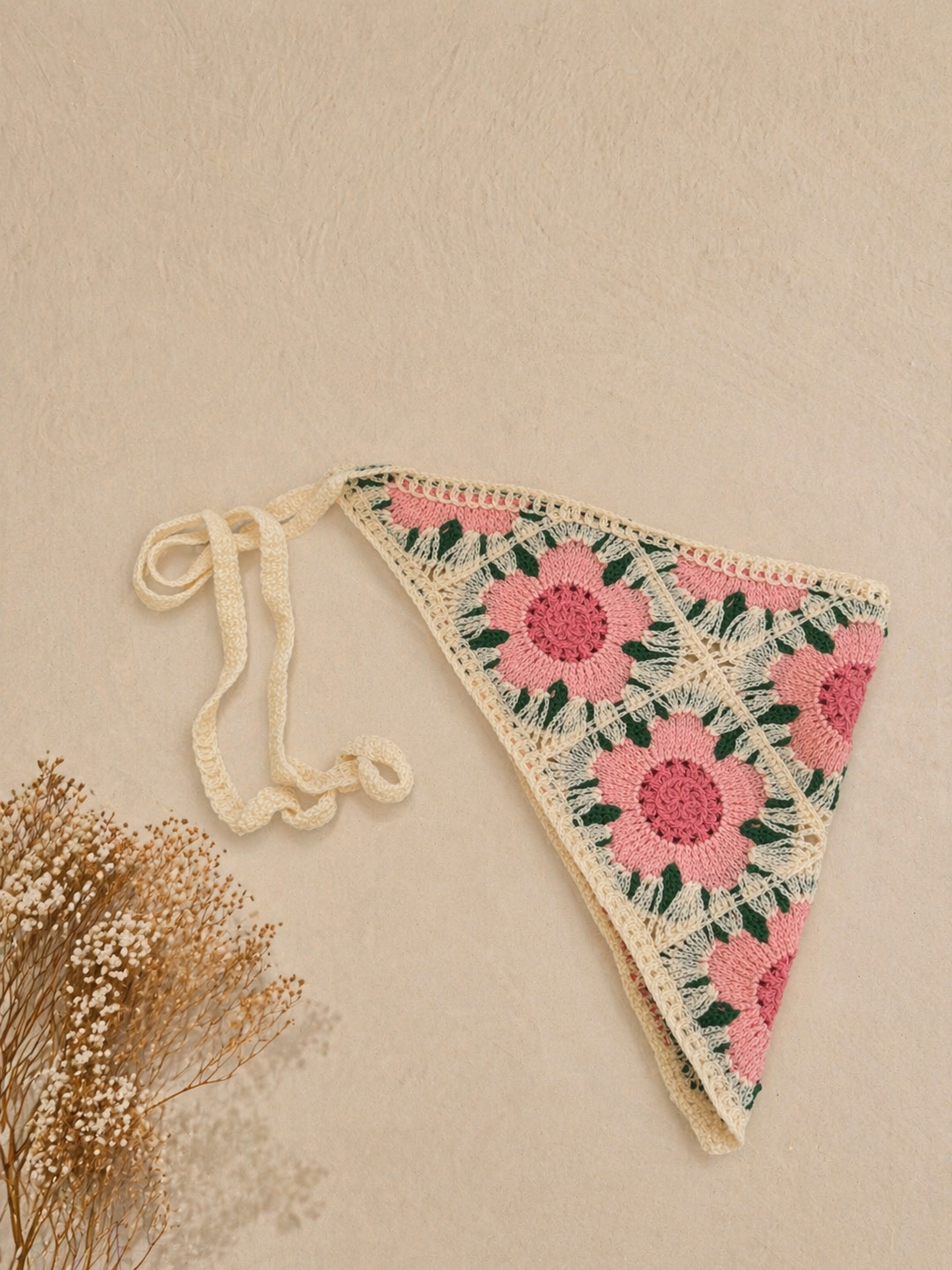 Bandana multifuncional em croché | Bege com Flores Rosa
