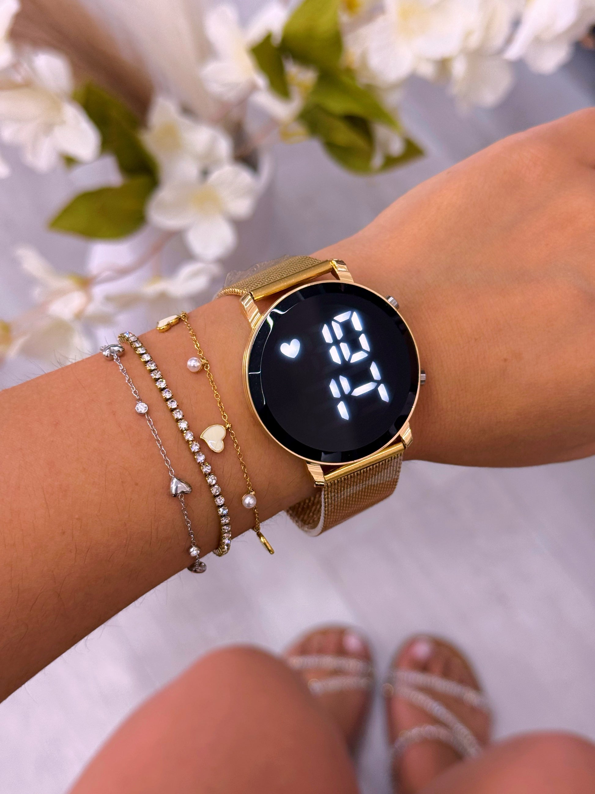 Relógio digital bracelete simples | Dourado