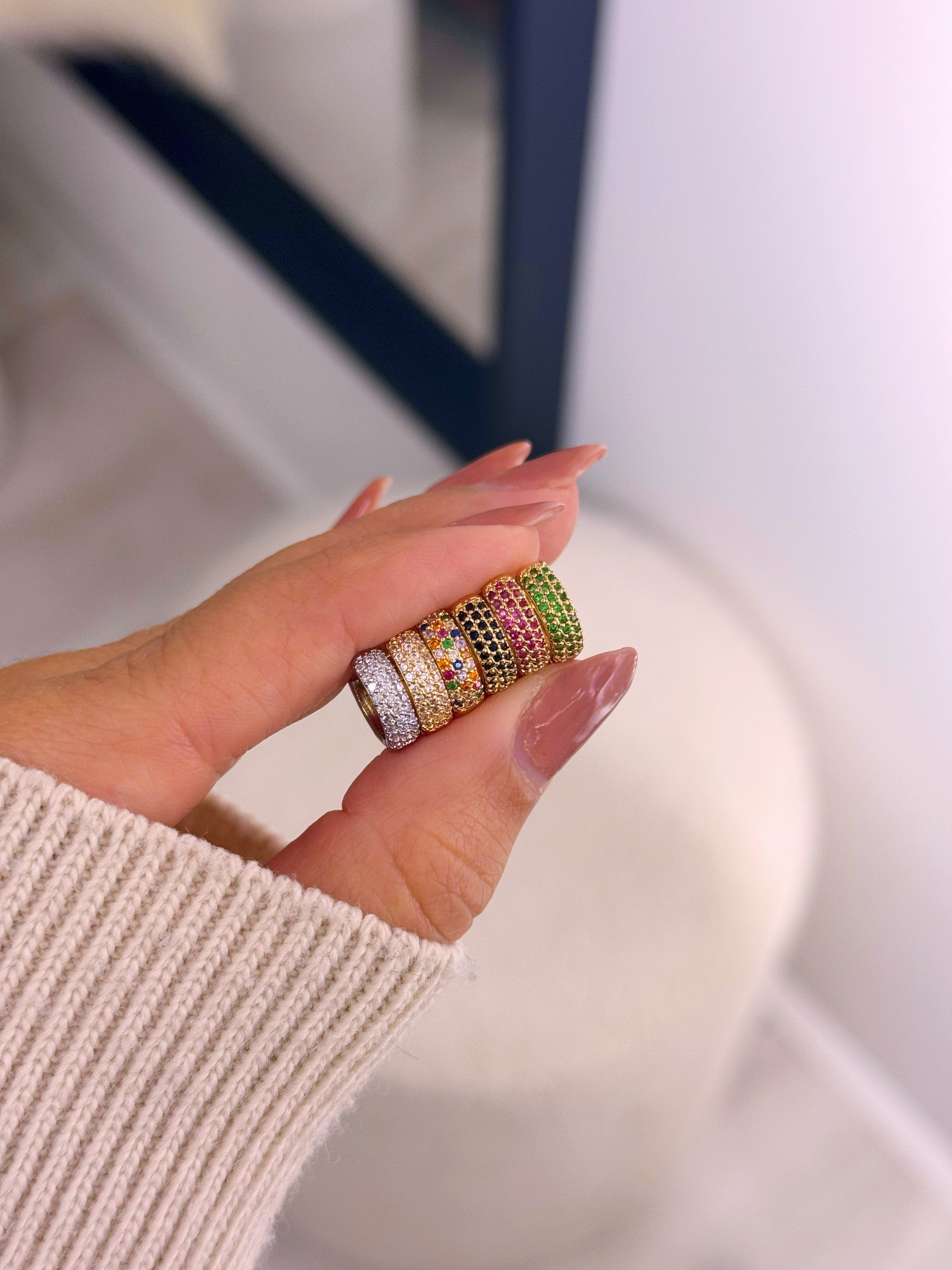 Mini argolinhas fila tripla de brilhantes | 6 cores