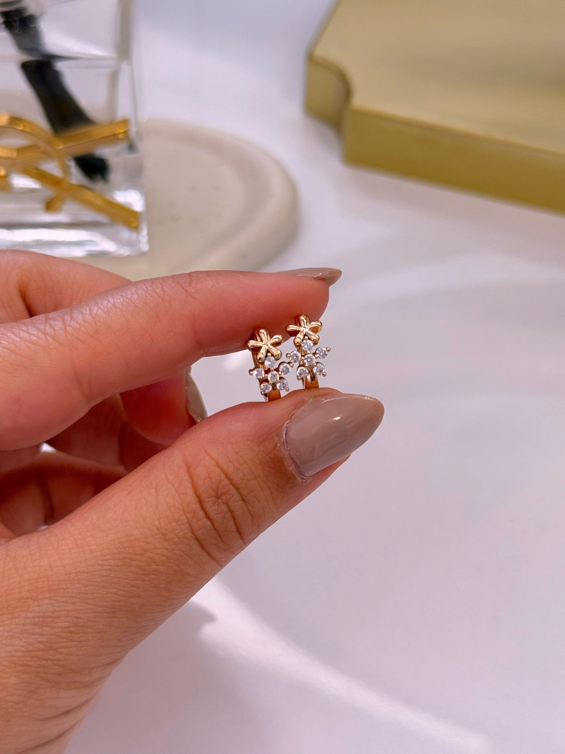 Argolinhas com 2 flores, lisa e em brilhantes | Rose Gold