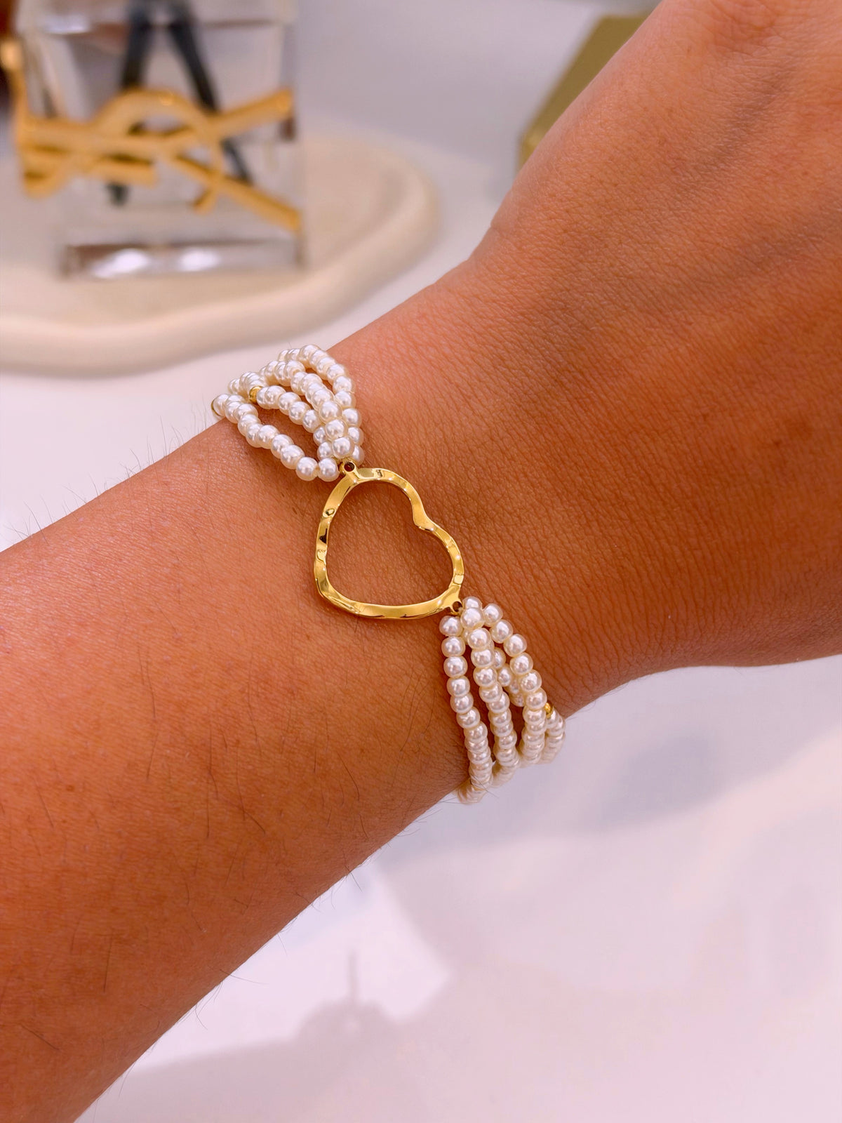 Pulseira de pérolas com coração | Dourado