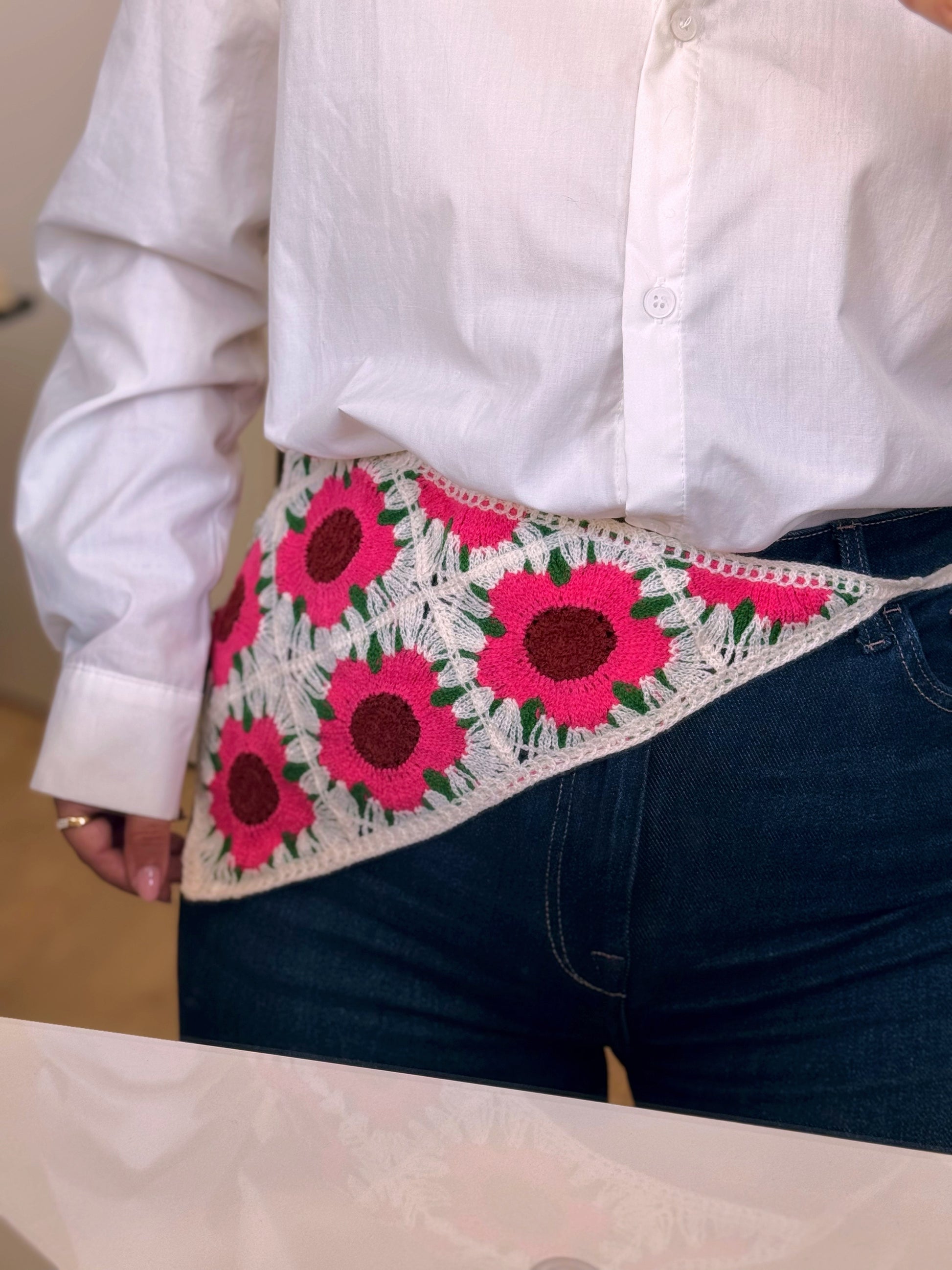 Bandana multifuncional em croché | Bege com Flores Rosa e Bordô