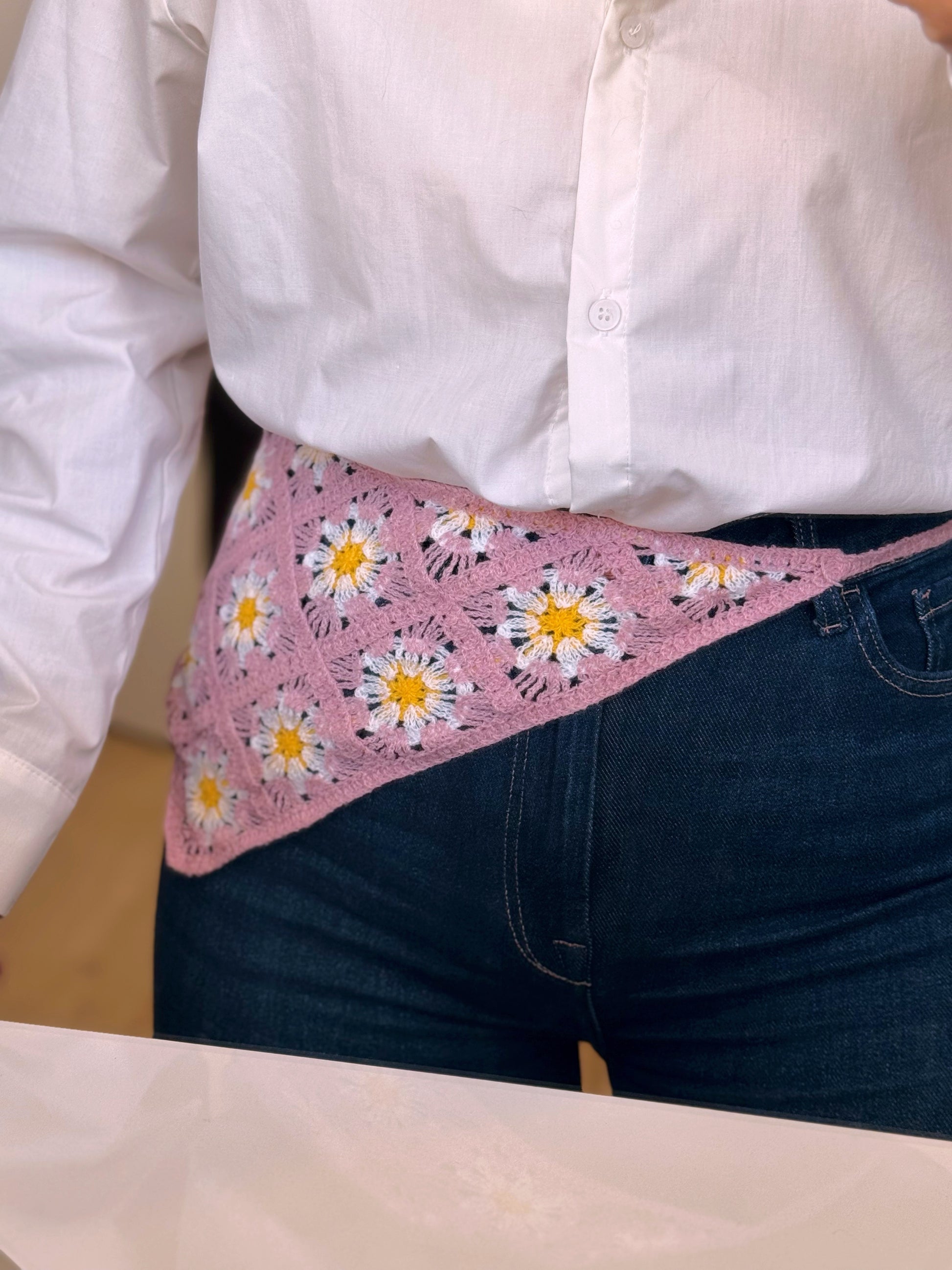 Bandana multifuncional em croché | Rosa com Flores