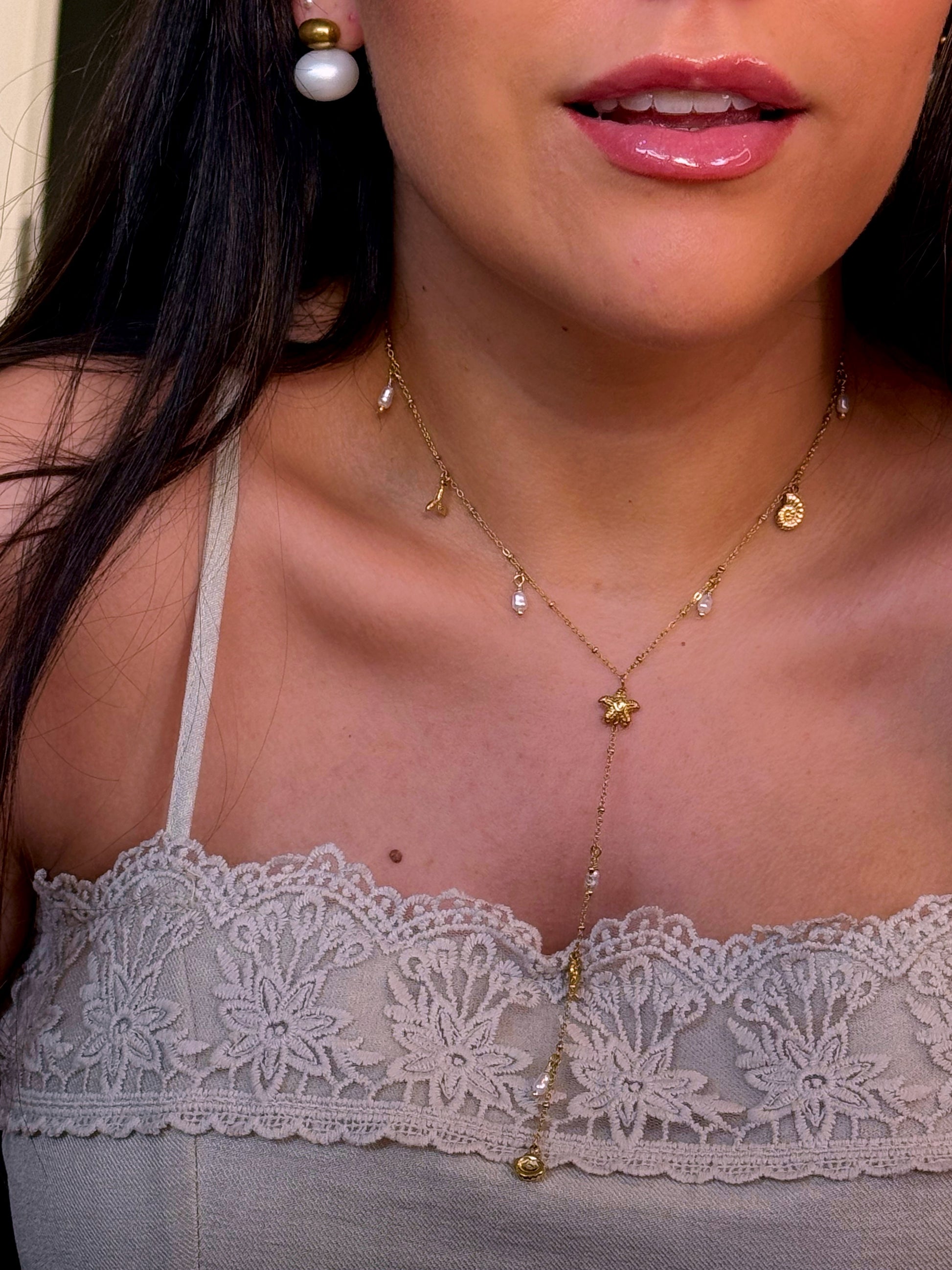 Colar com pérolas e pendentes mar | Dourado