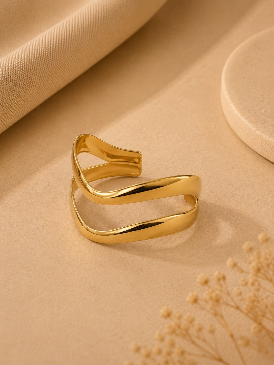 Pulseira rígida com efeito duplo liso formato irregular | Dourado