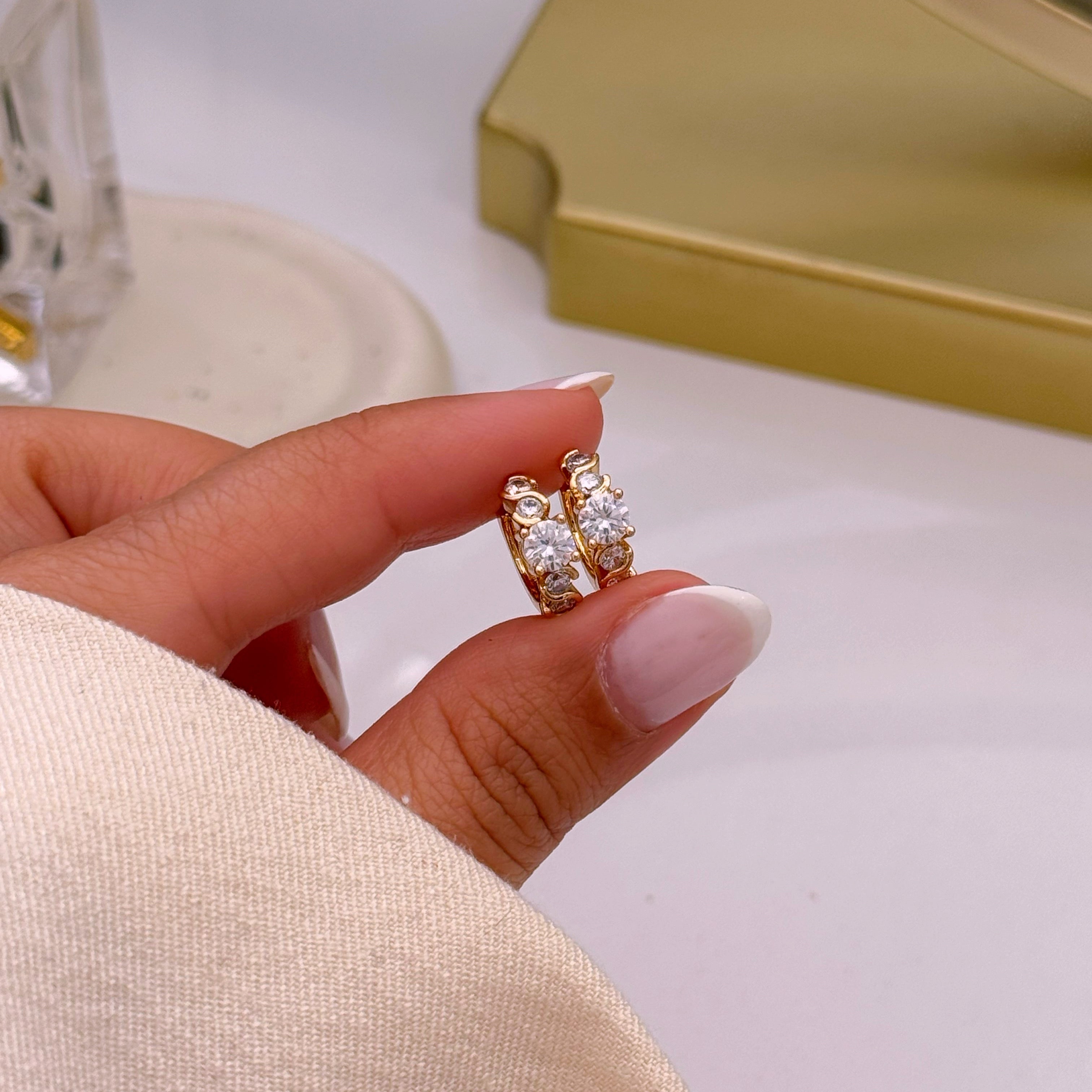 Argolinhas efeito torcido com brilhante ao centro | Rose Gold