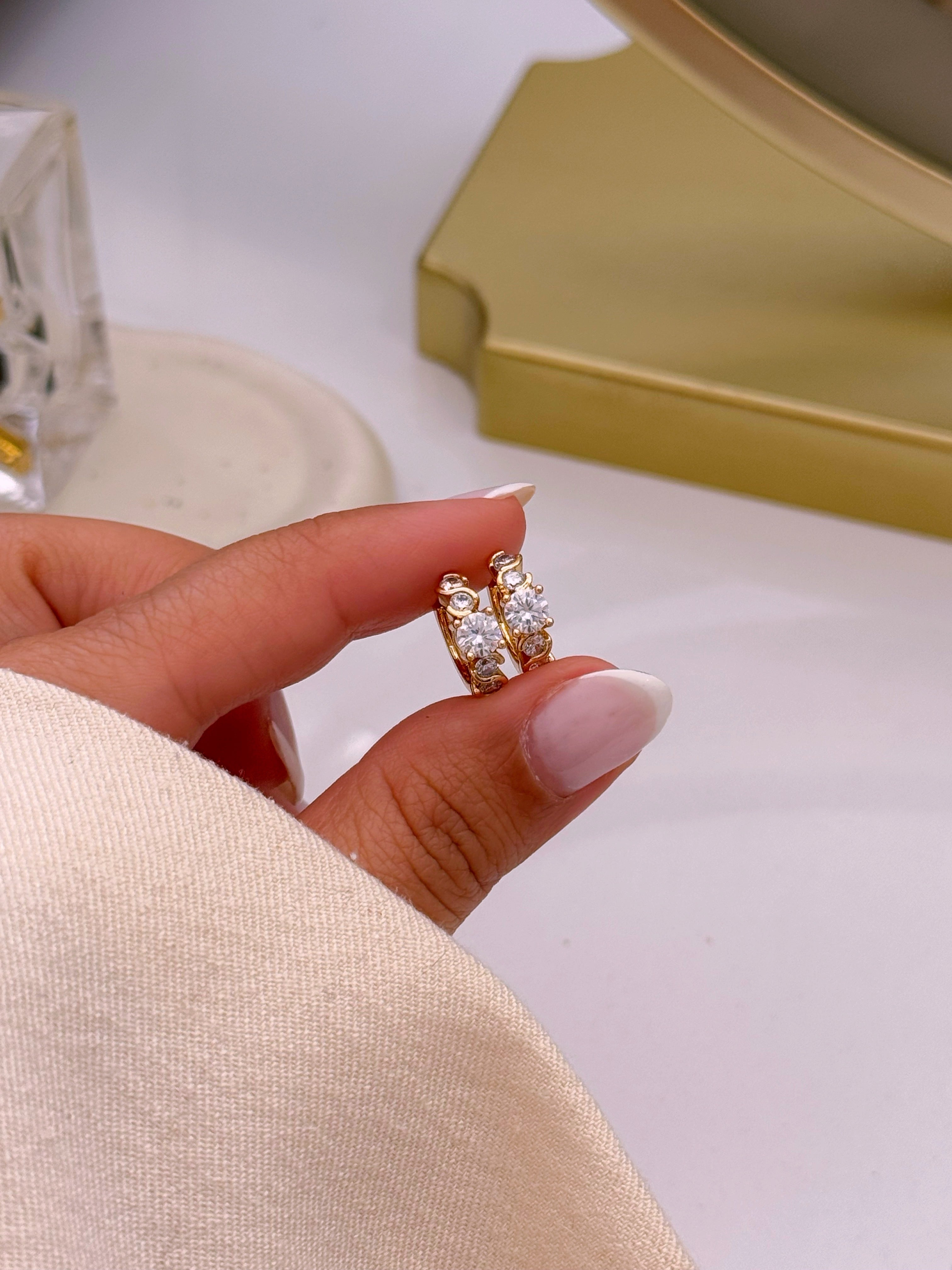 Argolinhas efeito torcido com brilhante ao centro | Rose Gold