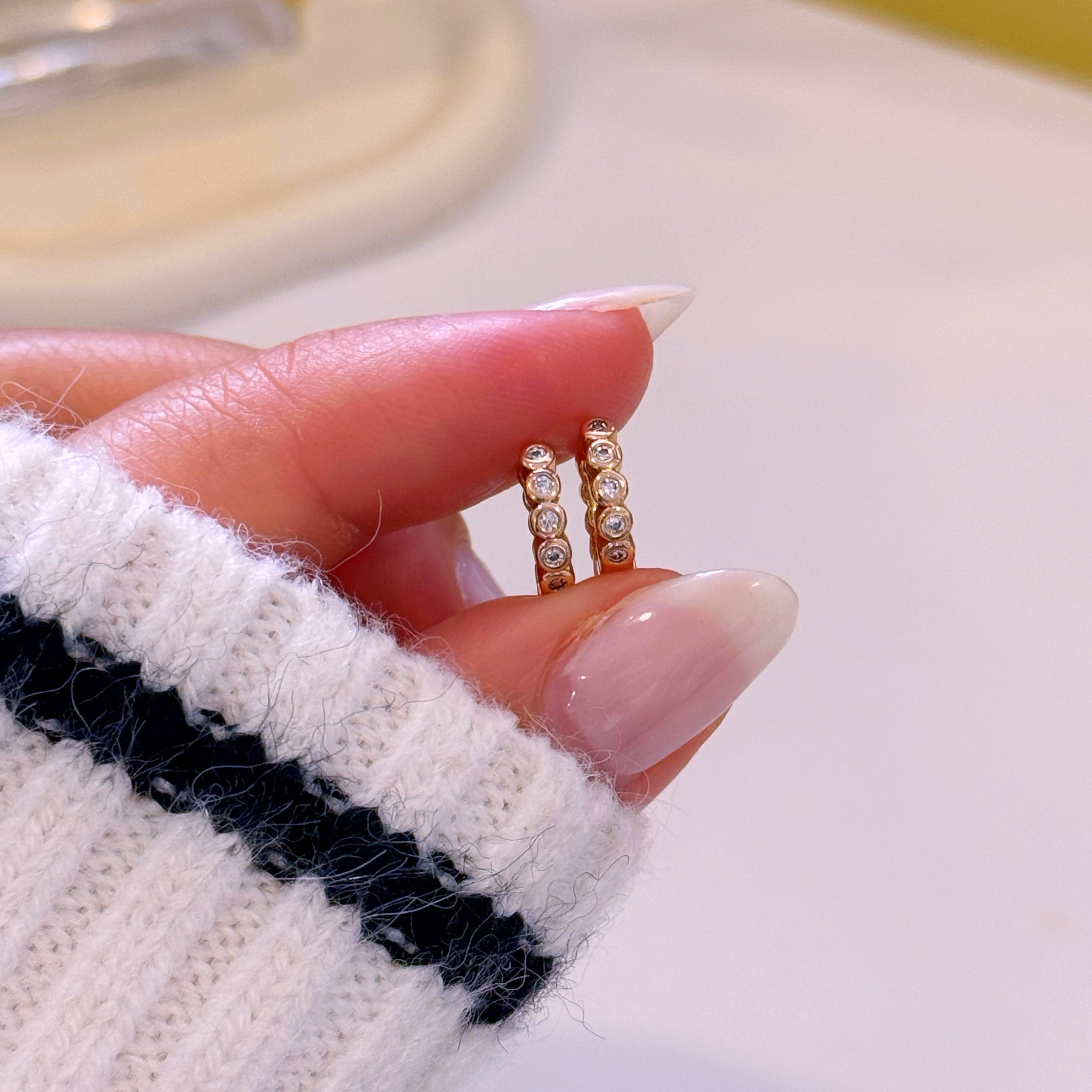 Mini argolinhas bolinhas com brilhantes | Rose Gold