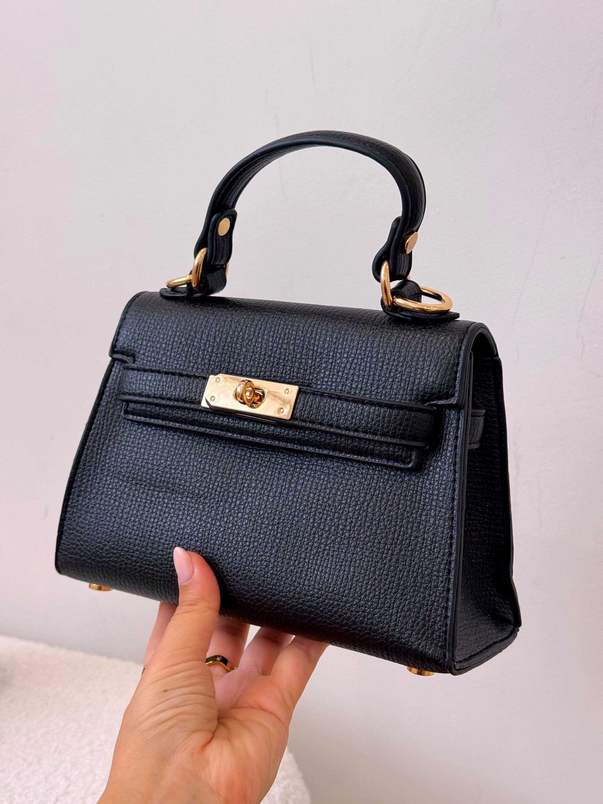 Mala de mão elegante com pormenores dourados | 3 Cores