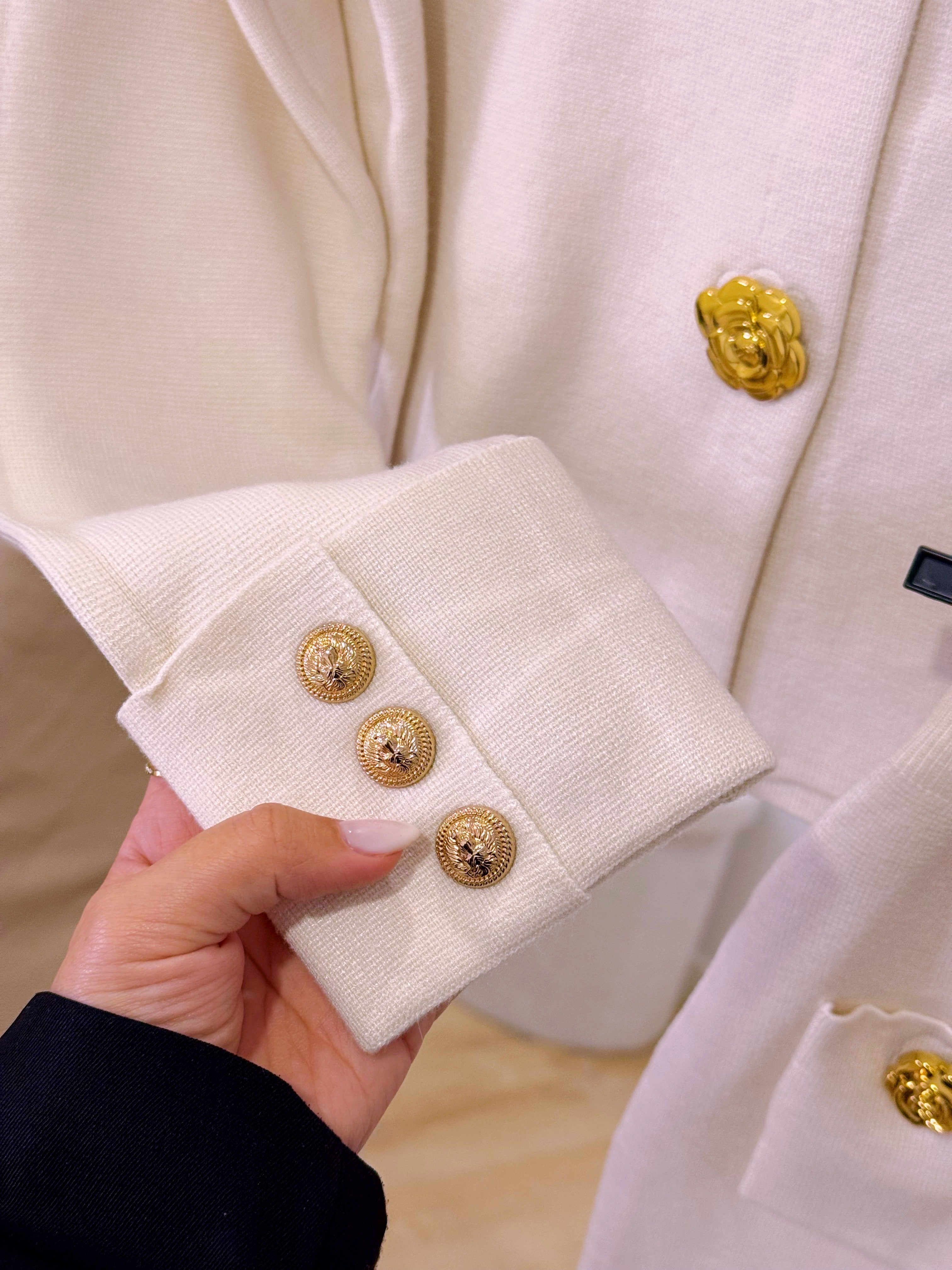 Conjunto de malha elegante • Saia e Cardigan | Branco