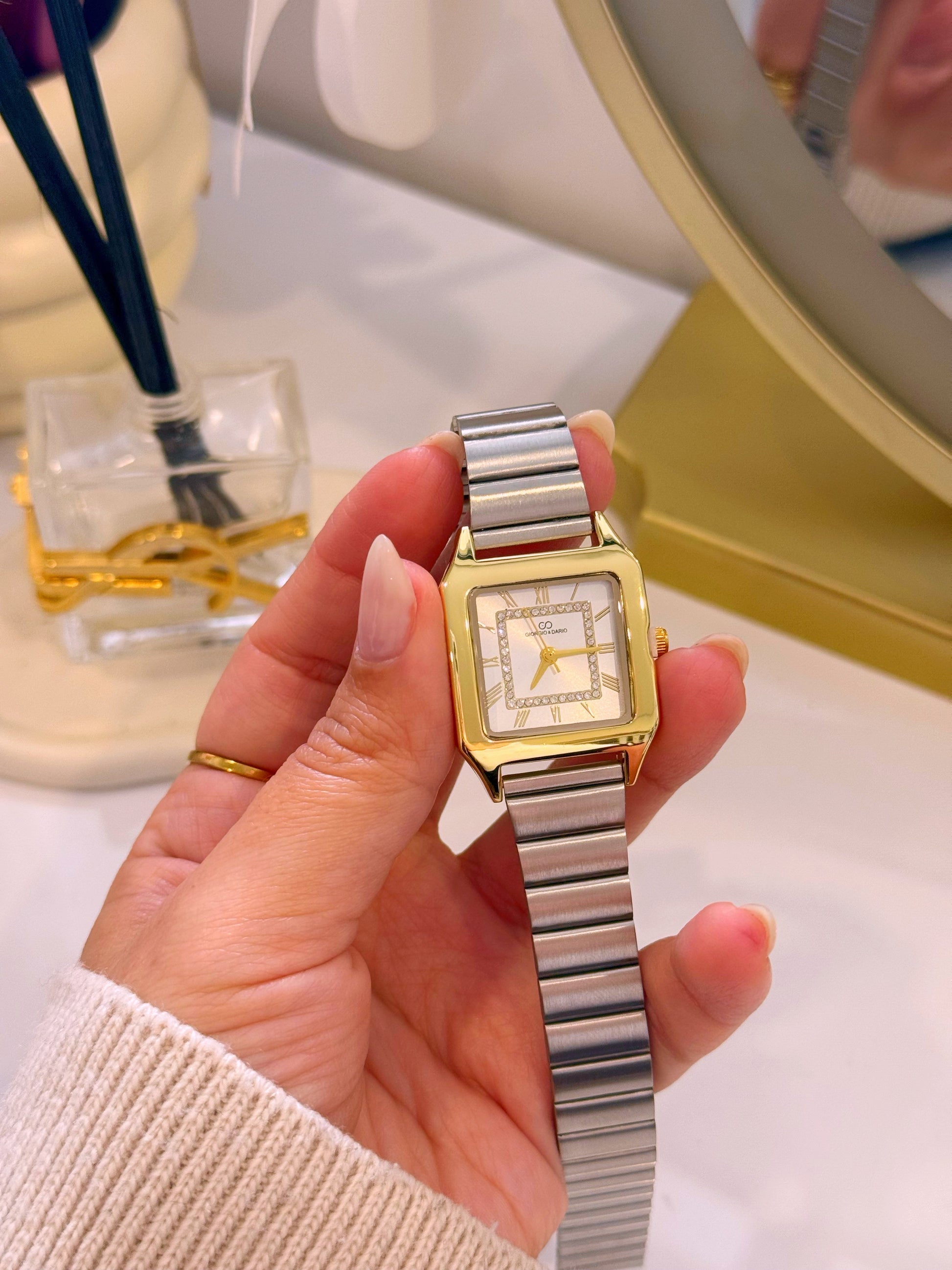 Relógio analógico quadrado | Mix Prateado Dourado com brilhantes