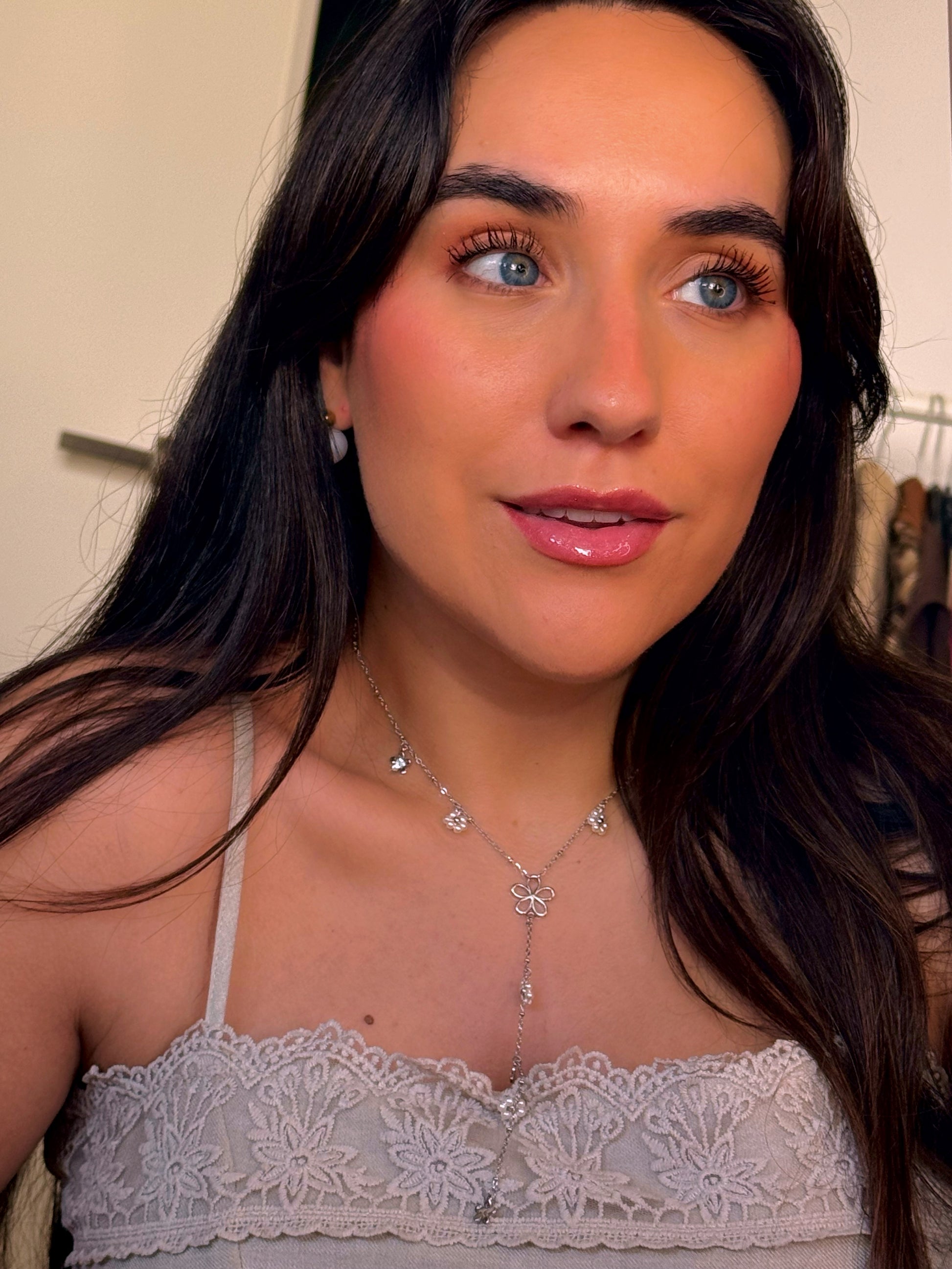 Colar com flores e pendente | Prateado