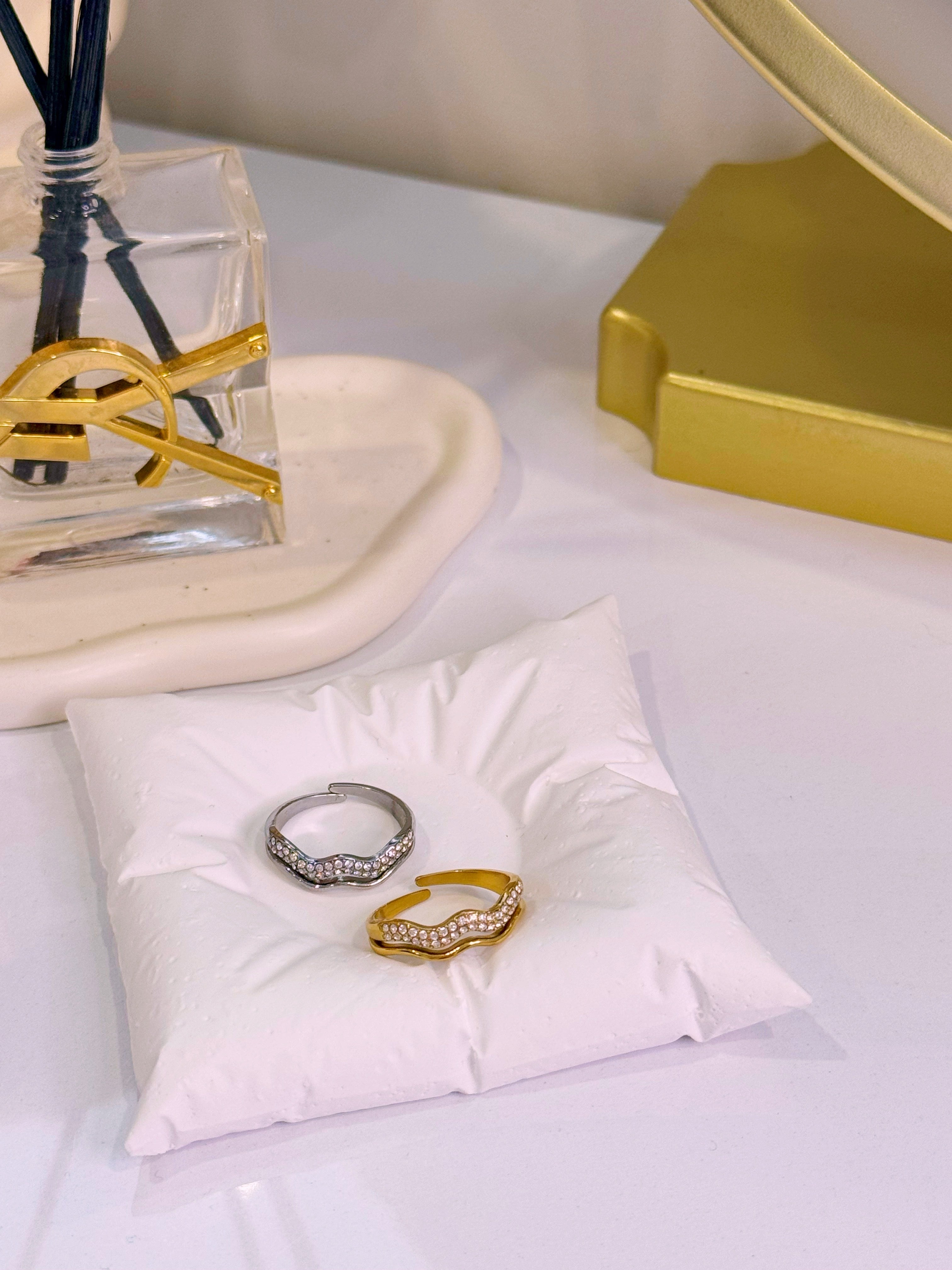 Anel ajustável duplo ondulado com brilhantes | 2 Cores