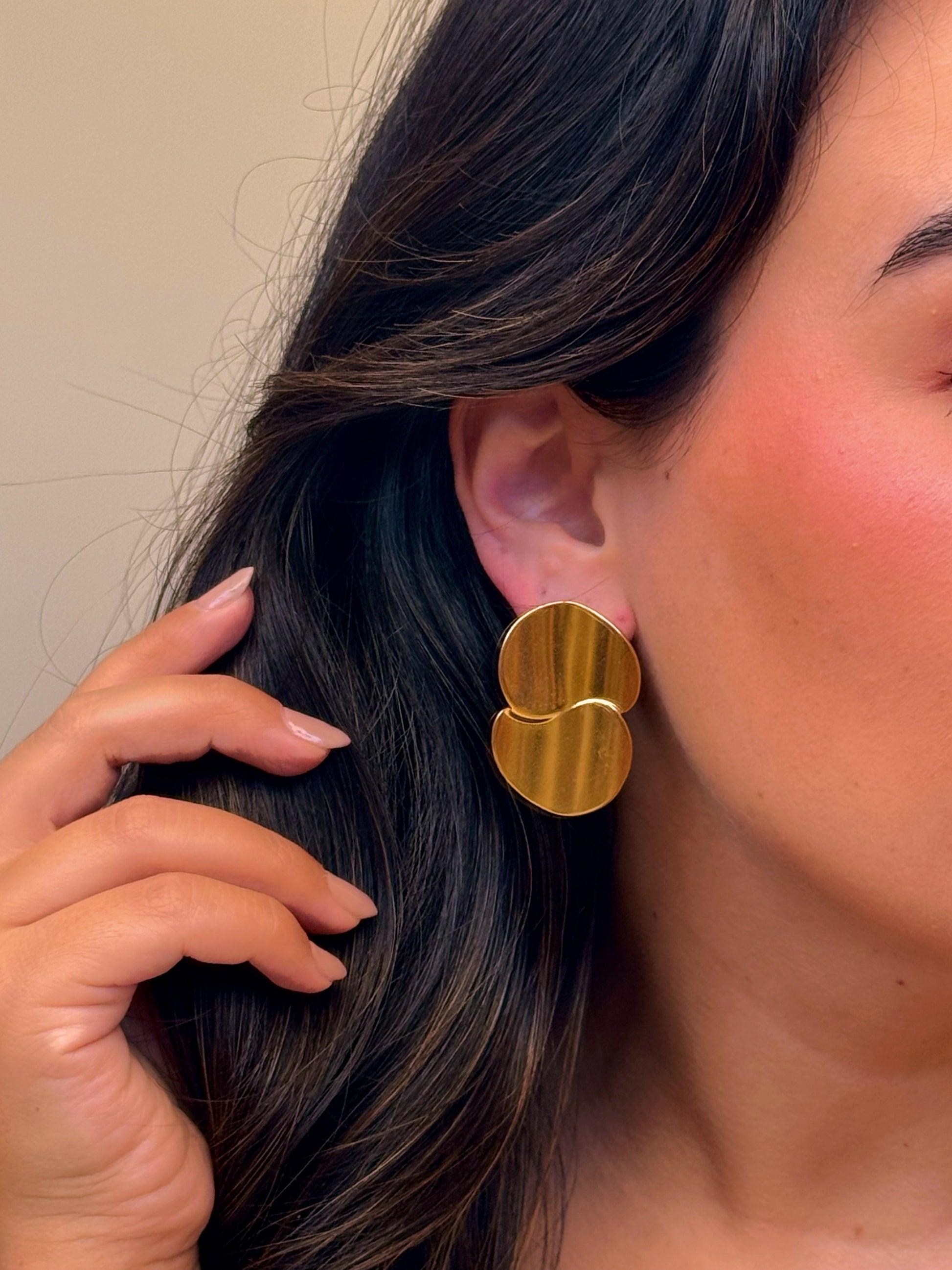 Brincos elegantes irregulares lisos | Dourado