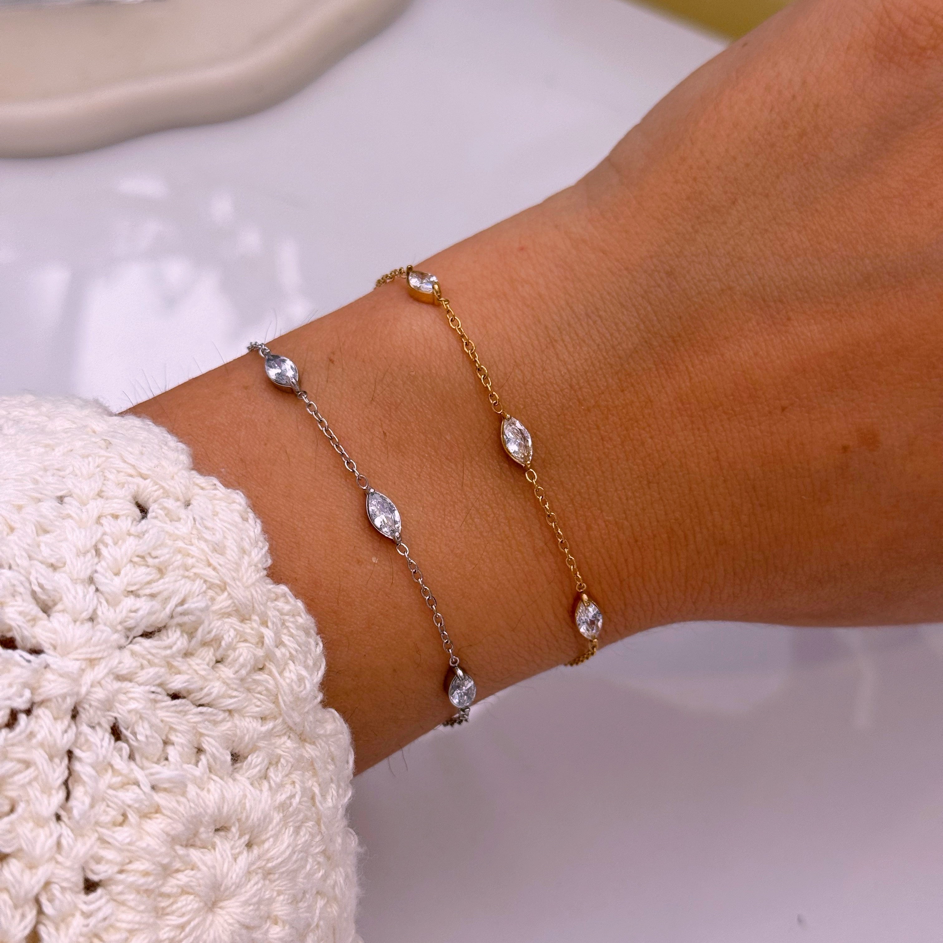 Pulseira delicada com 3 brilhantes ovais | 2 cores