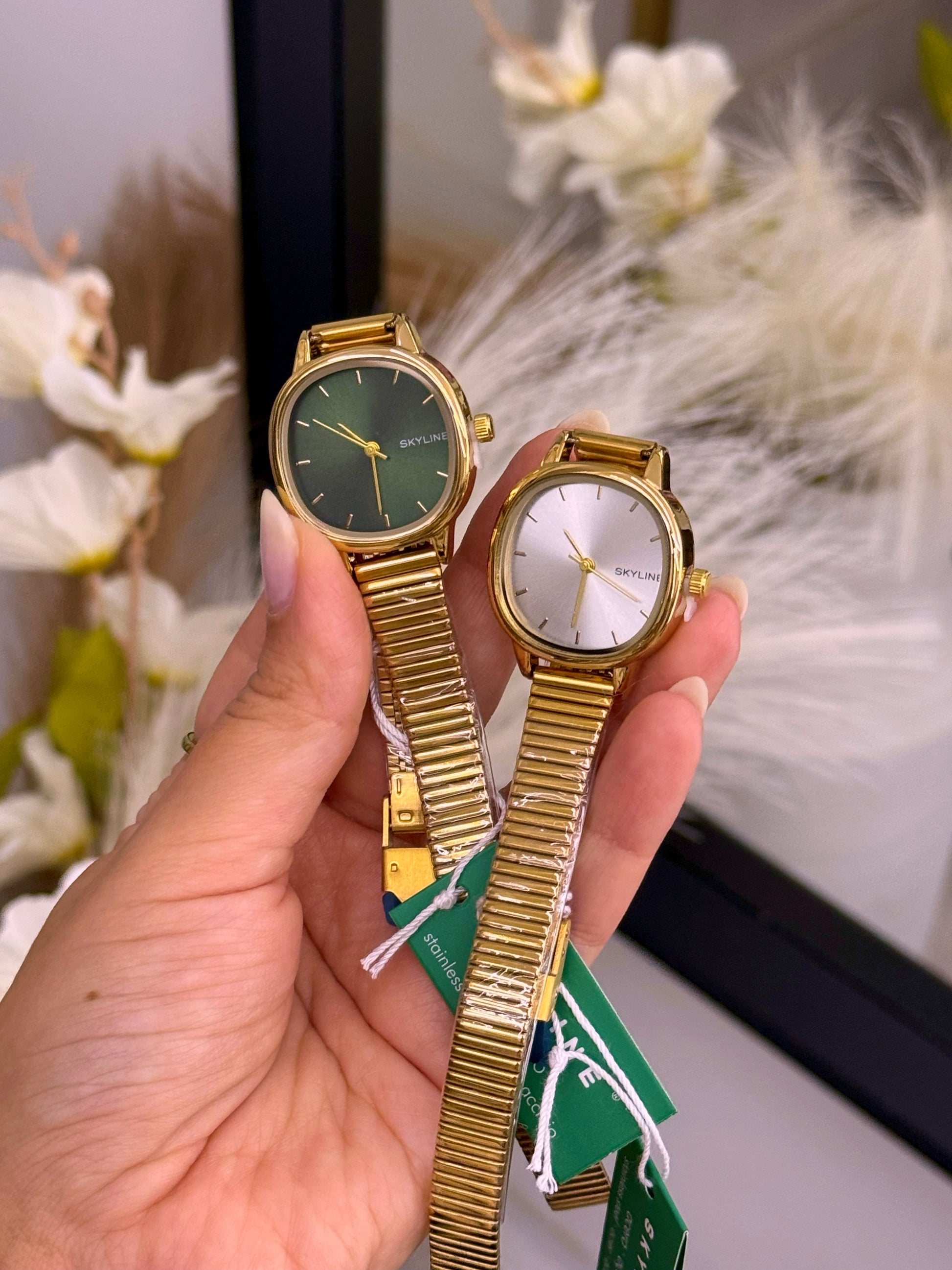 Relógio analógico com mostrador redondo | Dourado com fundo verde