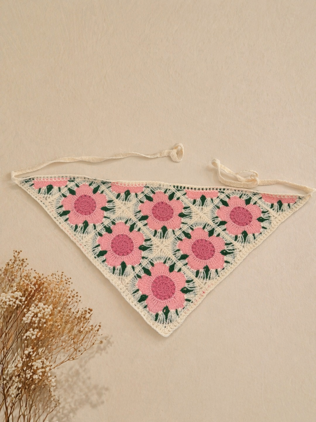 Bandana multifuncional em croché | Bege com Flores Rosa