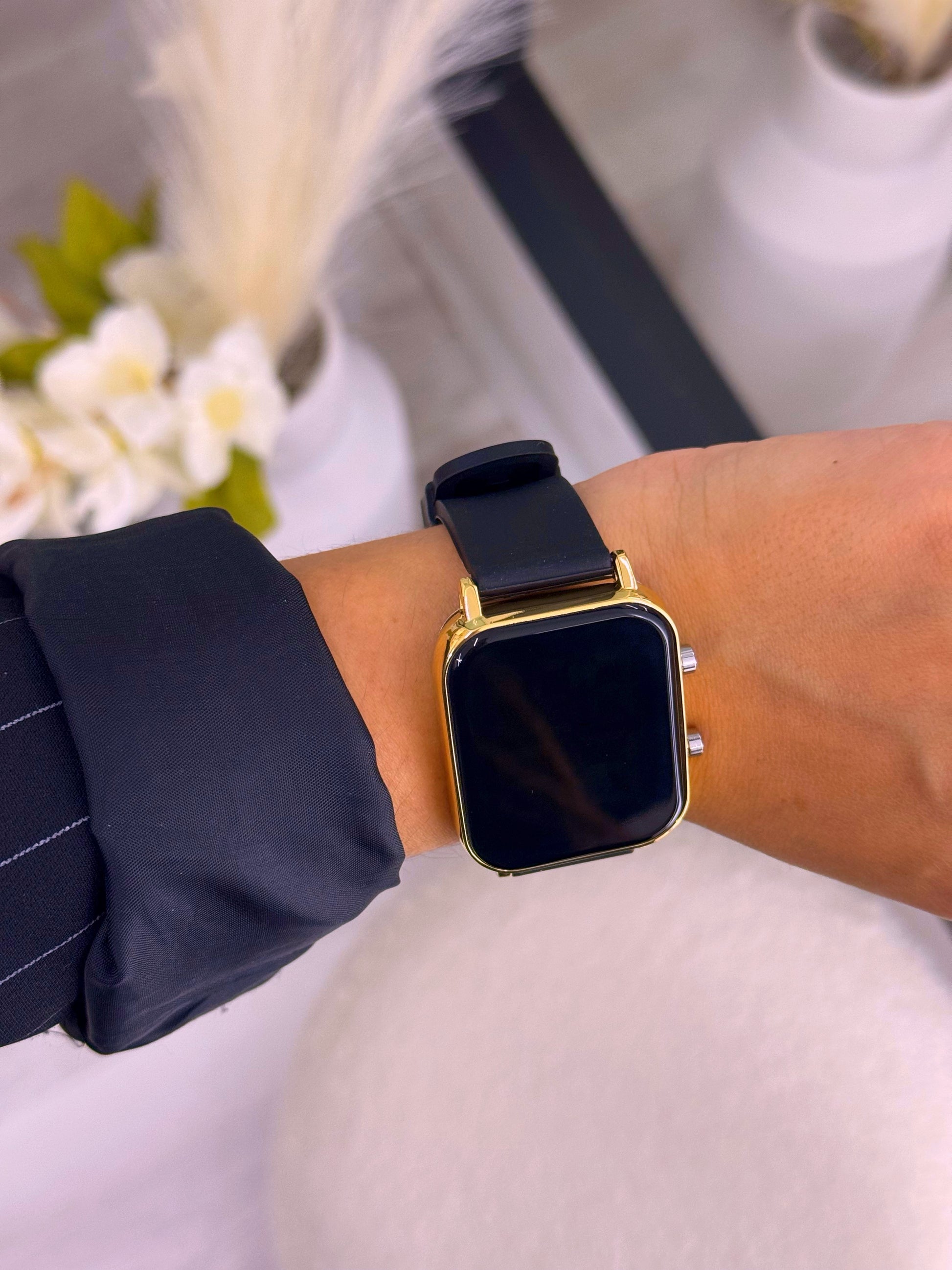 Relógio digital retangular com bracelete silicone | Preto