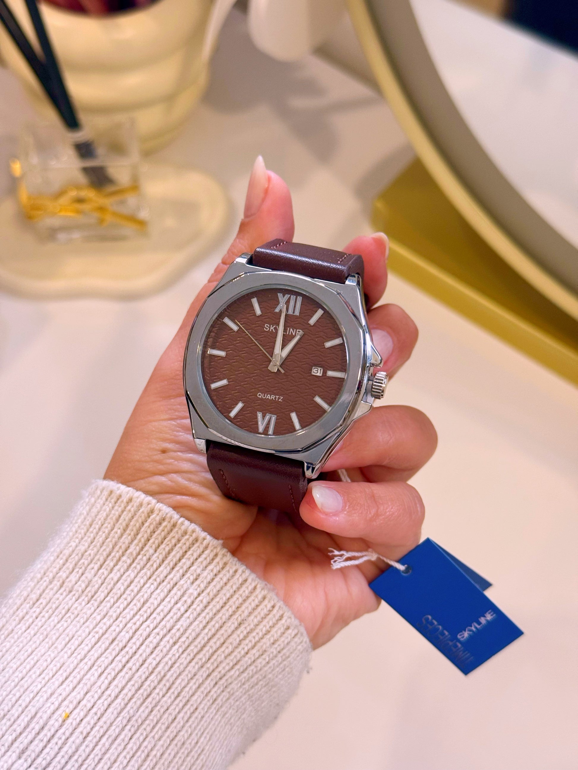 Relógio Analógico em pele | Castanho escuro com mostrador prateado