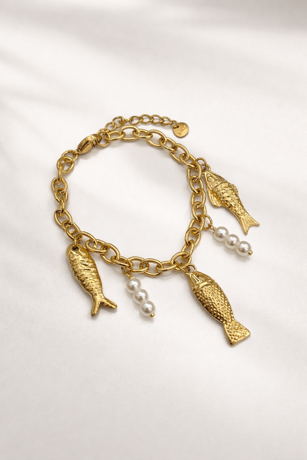 𝐄𝐝𝐢𝐜̧𝐚̃𝐨 𝐋𝐢𝐦𝐢𝐭𝐚𝐝𝐚 𝐕𝐞𝐫𝐚̃𝐨 🐚 Pulseira corrente com peixes e pérolas | Dourado