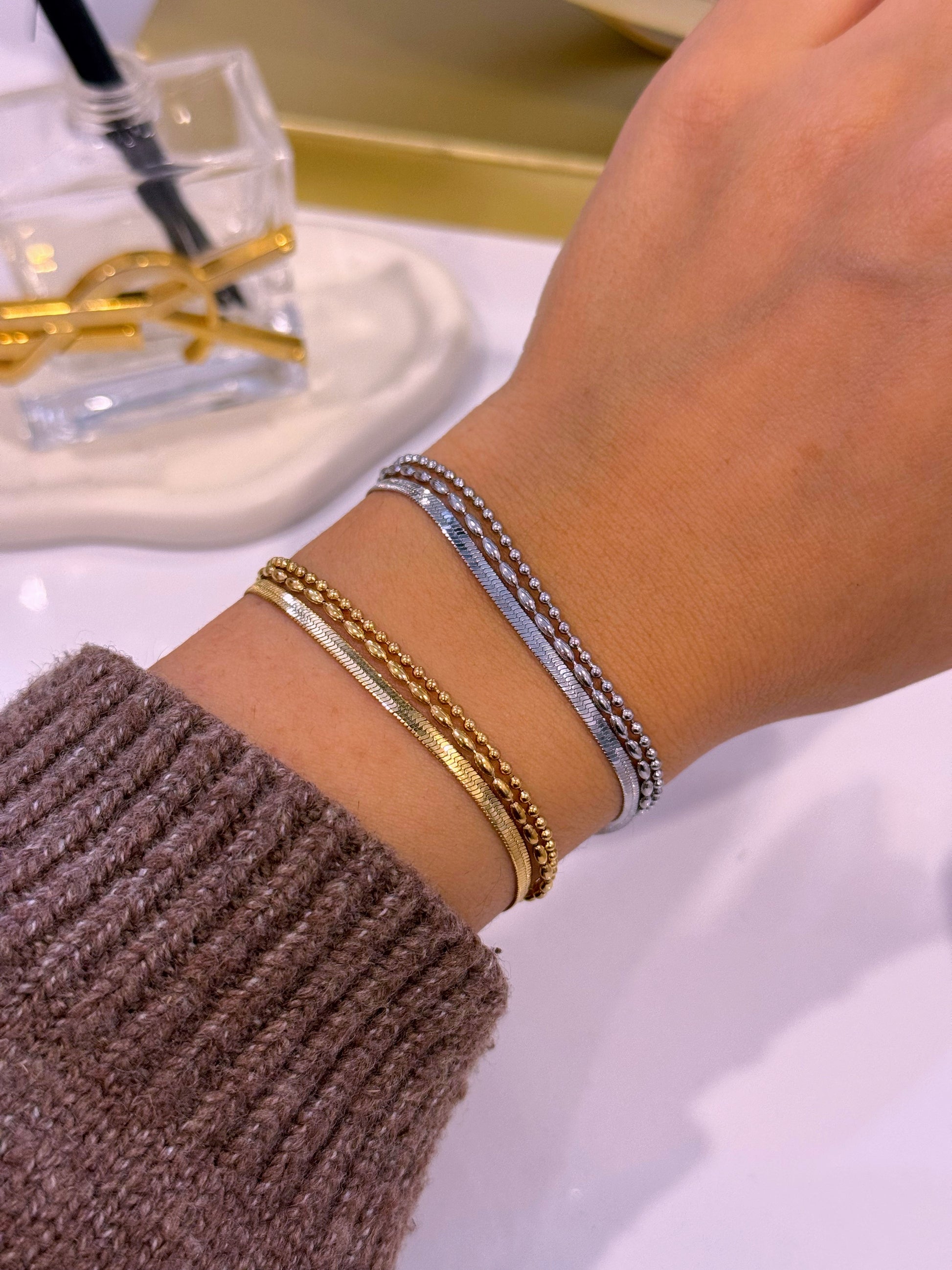 Pulseira efeito triplo com malhas básicas | 2 Cores