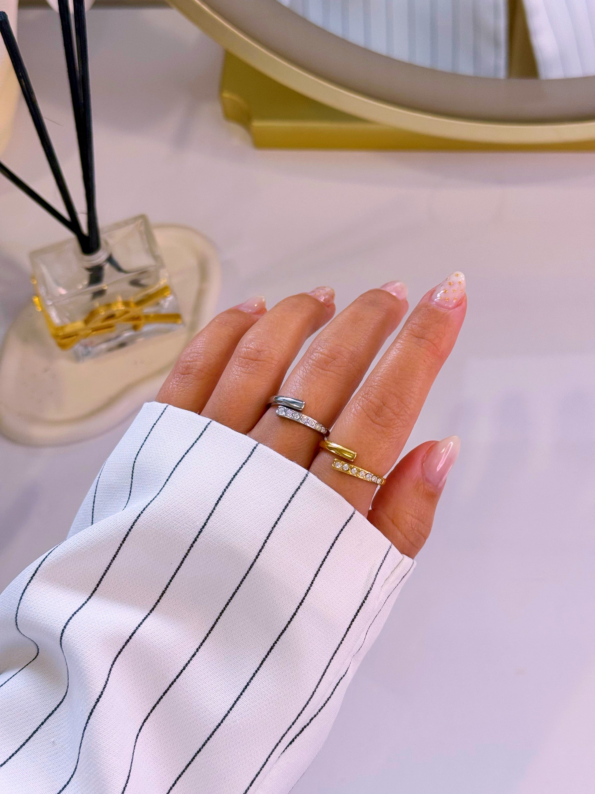 Anel ajustável aberto com brilhantes | 2 Cores