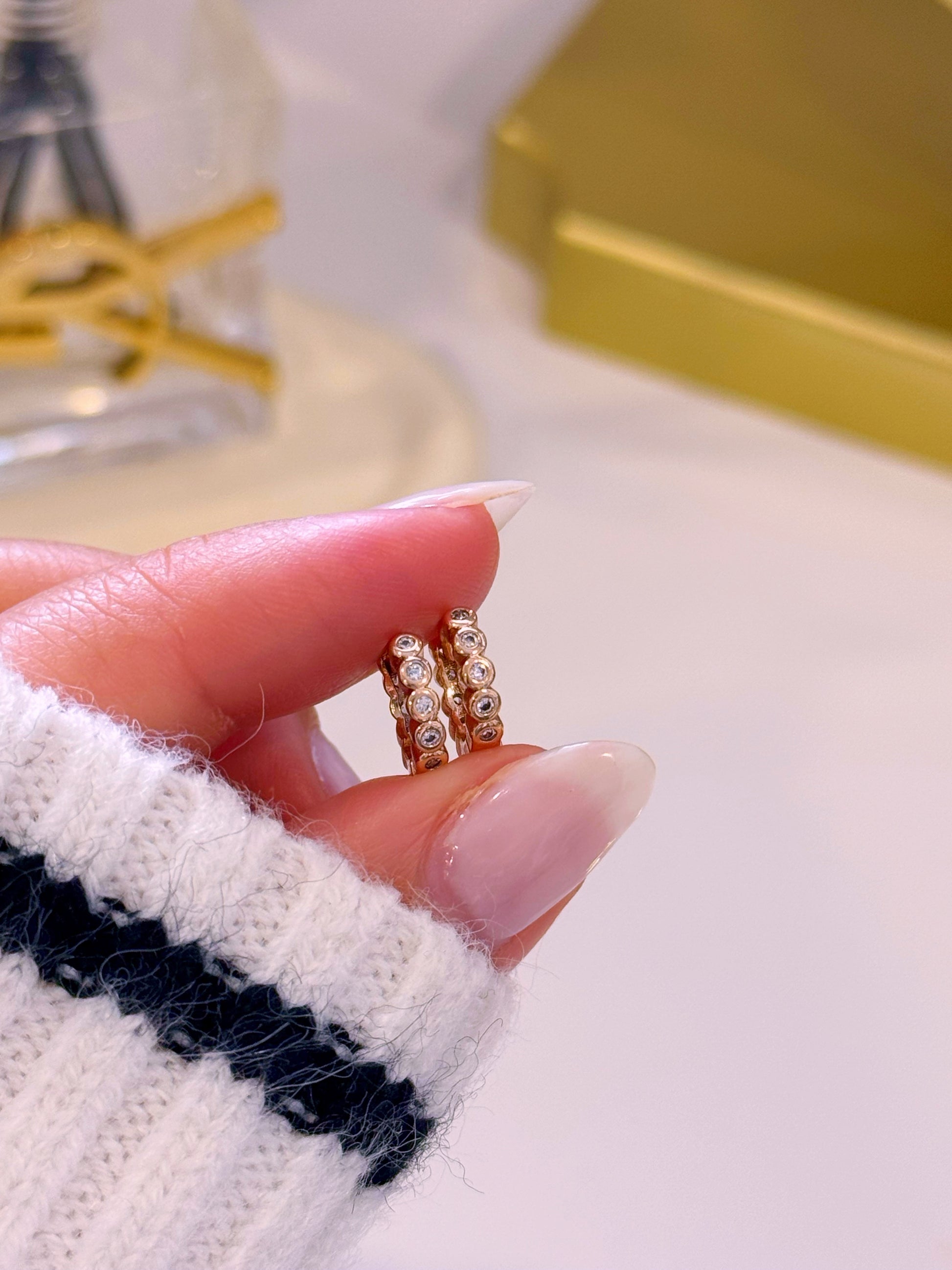 Mini argolinhas bolinhas com brilhantes | Rose Gold