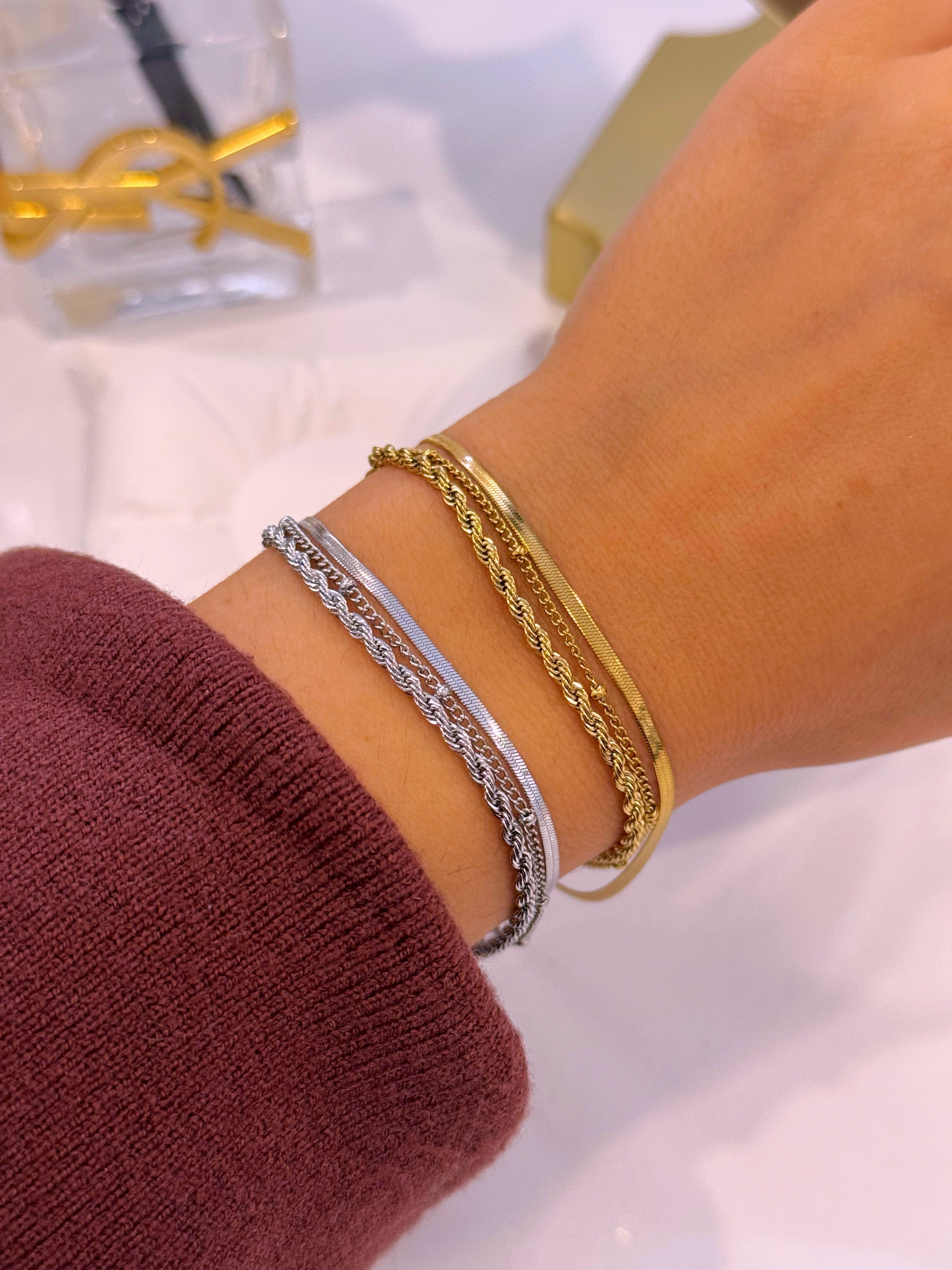 Pulseira efeito triplo com malhas básicas | 2 Cores