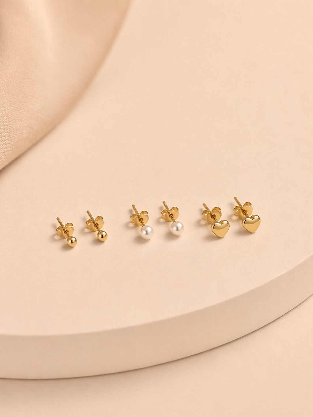 Conjunto de 6 brincos coração, pérola e bolinha | Dourado em aço inoxidável