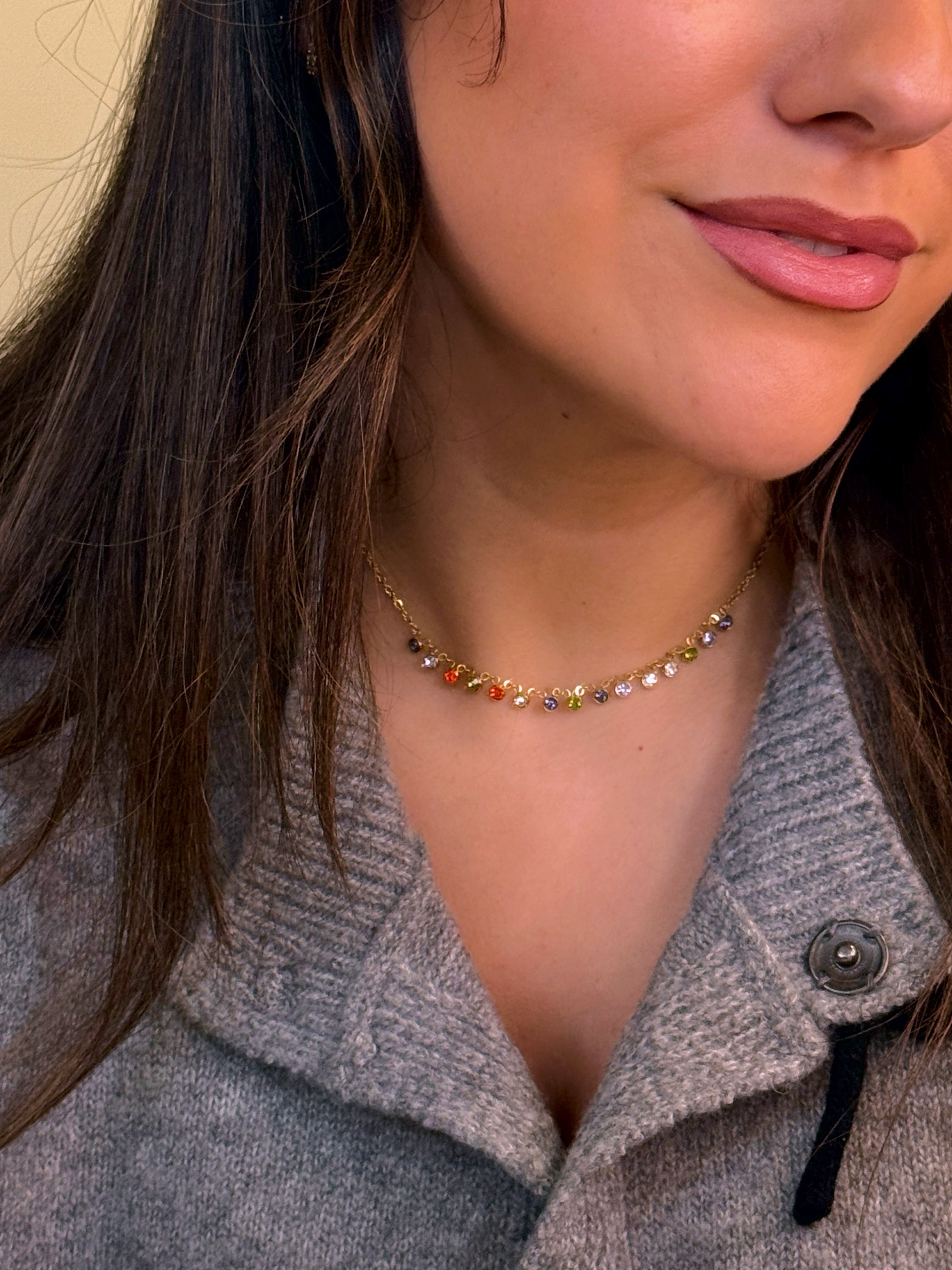 Colar com brilhantes coloridos | Dourado