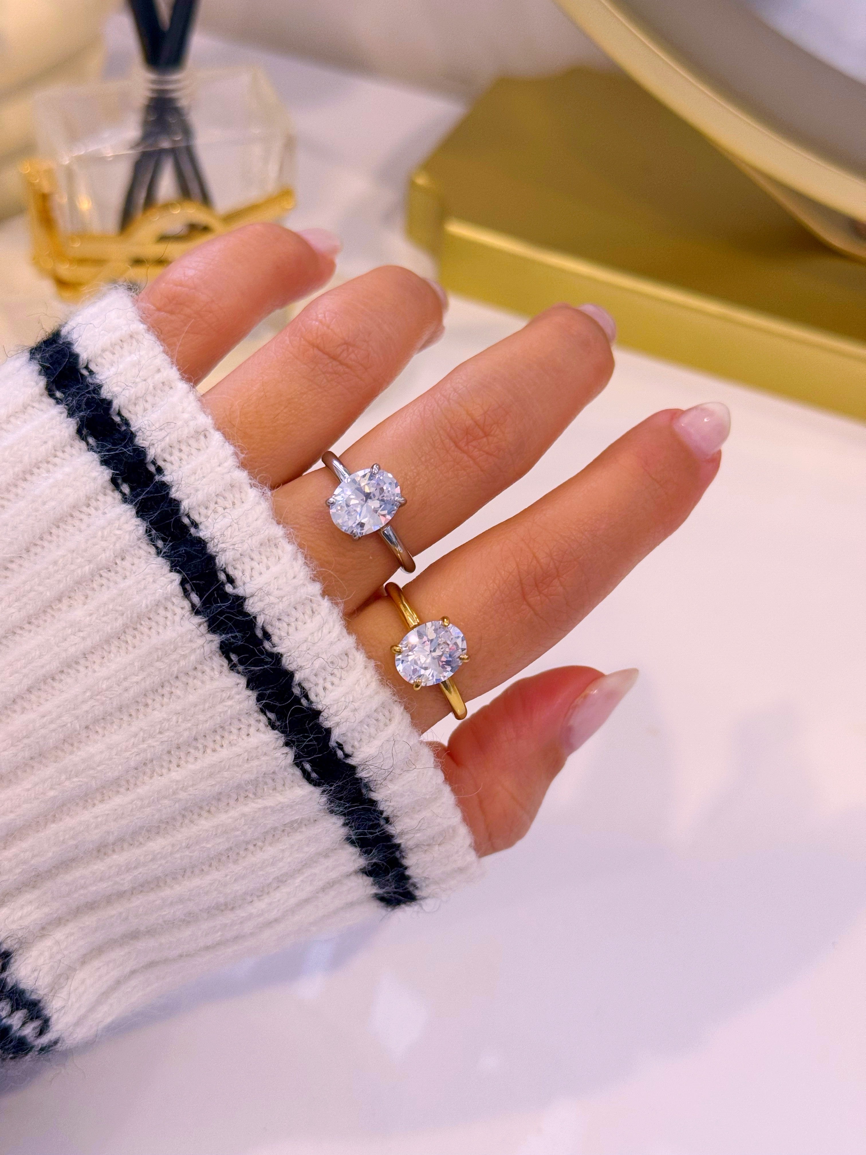 Anel ajustável liso solitário • pedra oval | 2 Cores