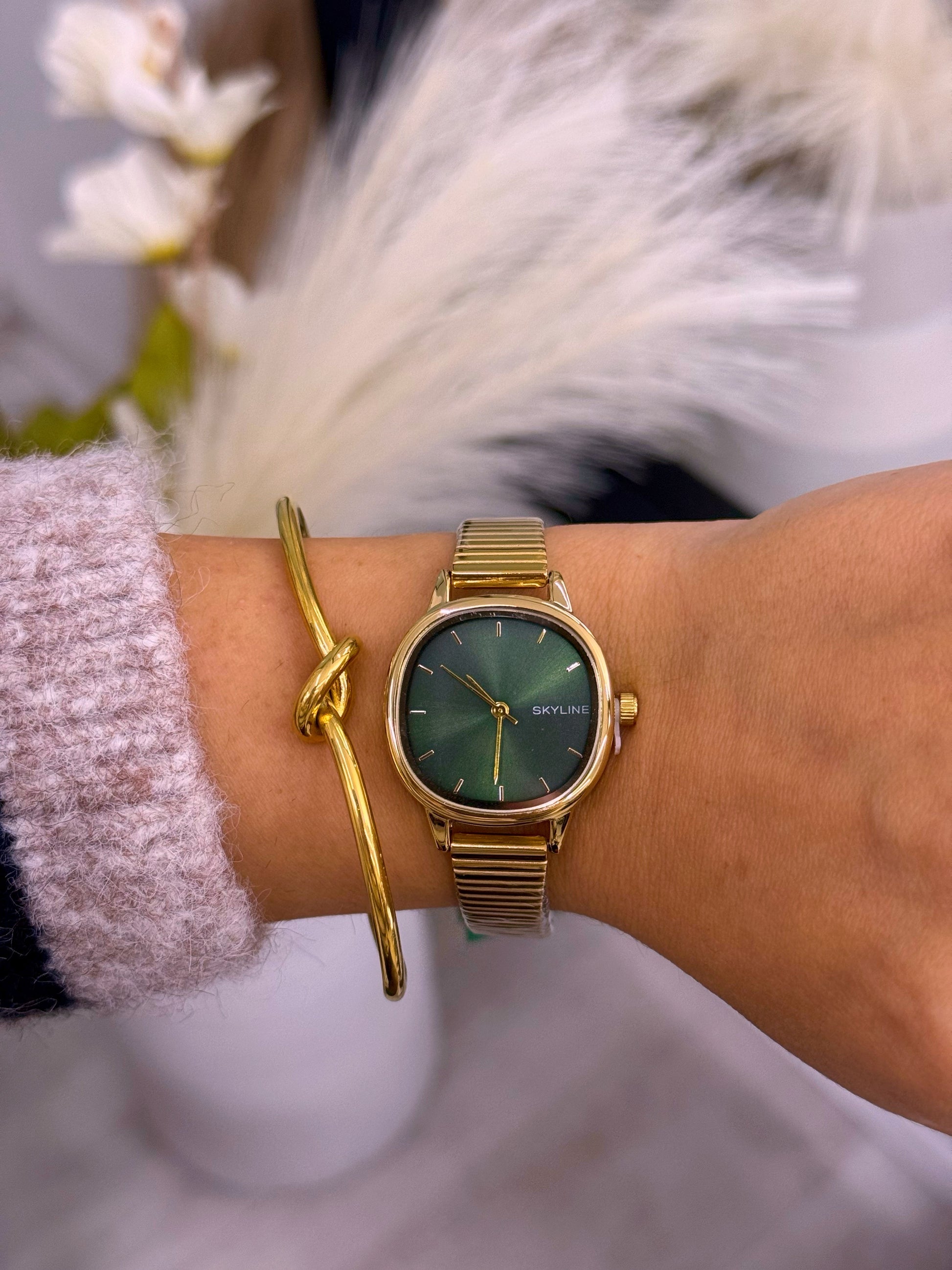 Relógio analógico com mostrador redondo | Dourado com fundo verde