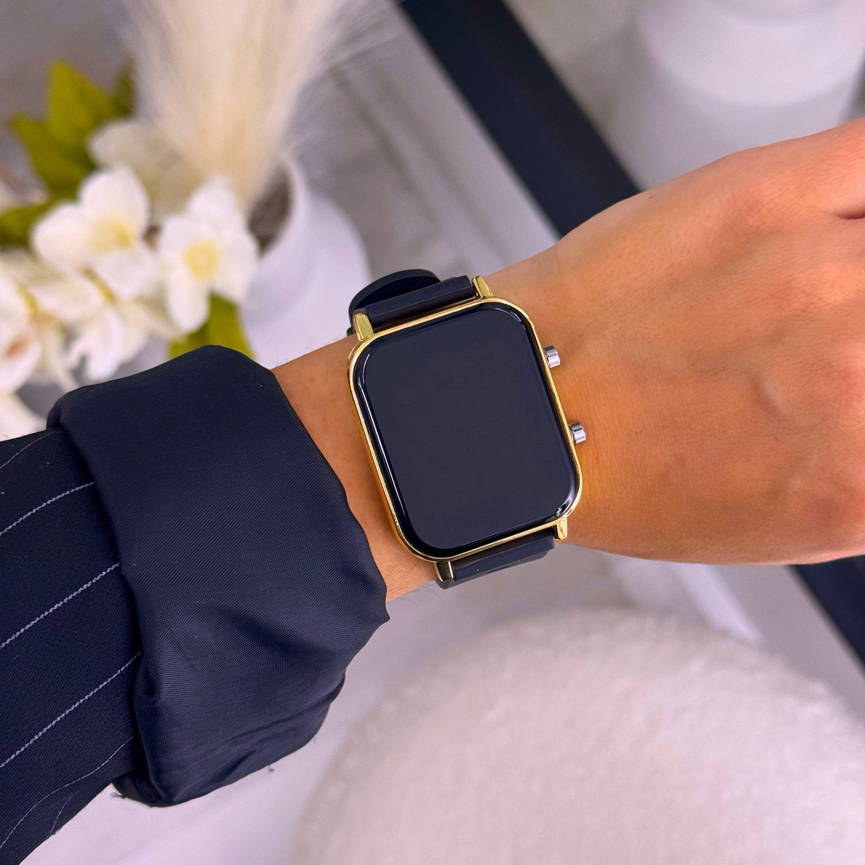 Relógio digital retangular com bracelete silicone | Preto