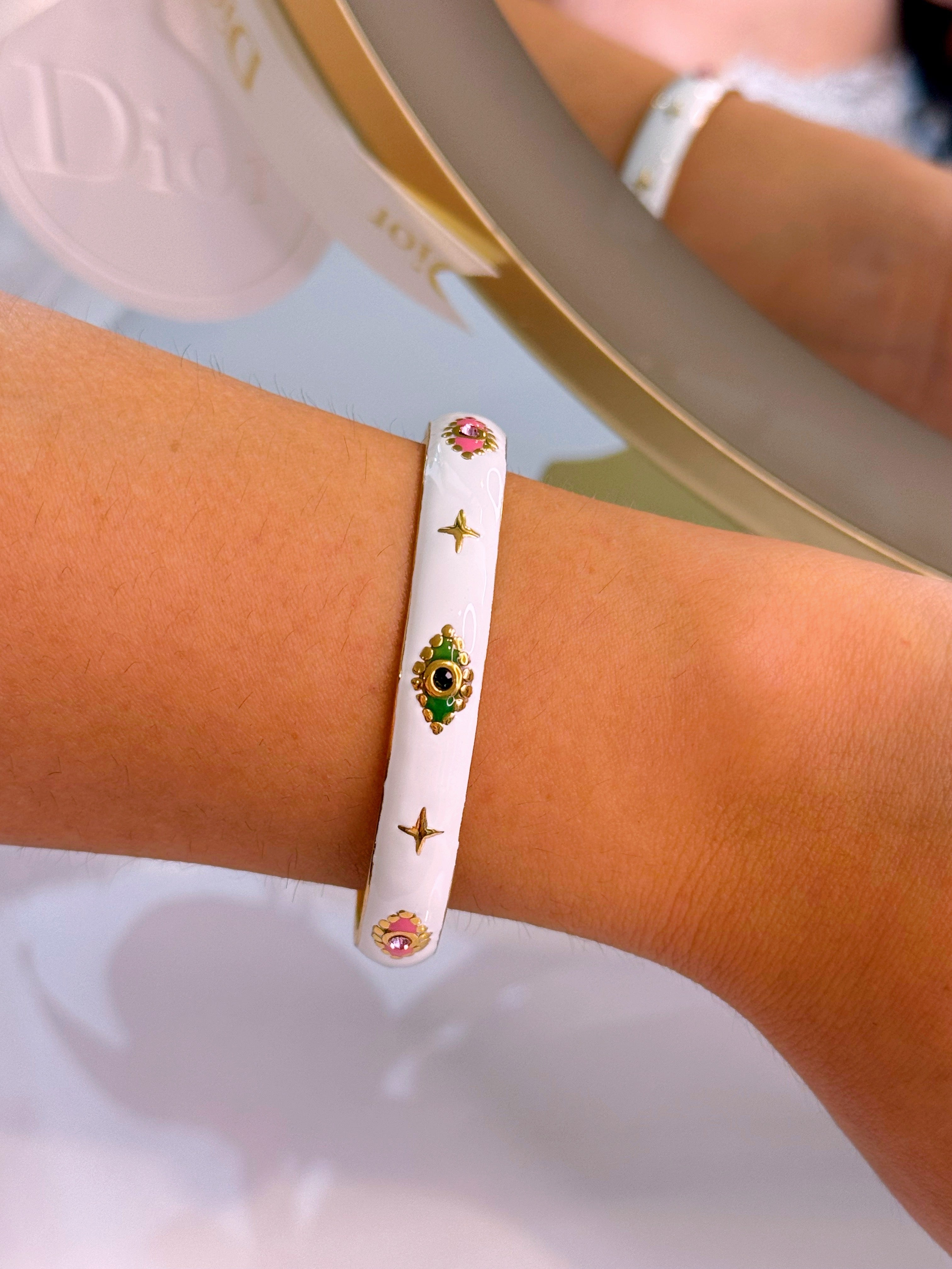 Pulseira Rígida – Escrava Com Esmalte, Estrelinhas e Olho Grego | Dourado