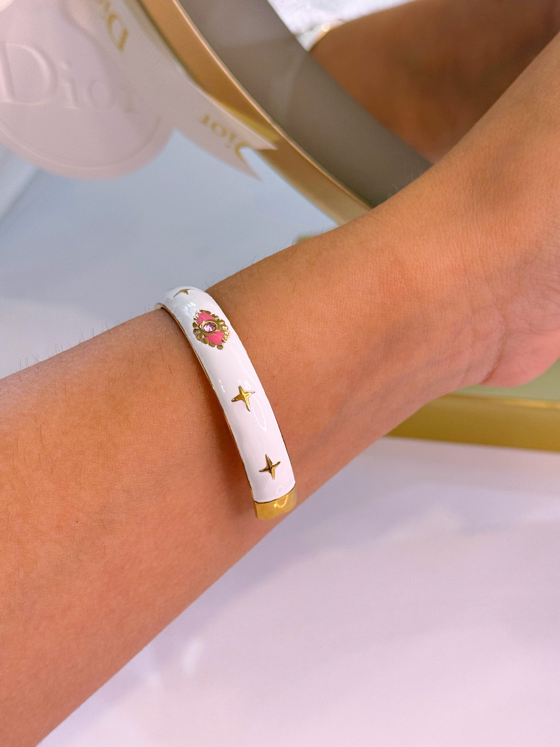 Pulseira Rígida – Escrava Com Esmalte, Estrelinhas e Olho Grego | Dourado